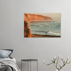 Ericeira, Portugal – World Surfing Reserve nördlich von Lissabon mit Reefbreaks wie Coxos und Ribeira d'Ilhas. Kunstdruck auf Holz.