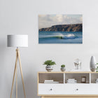 Newquay, England – Surfhauptstadt Cornwalls mit Fistral Beach und britischer Boardriders-Tradition. Kunstdruck auf Holz.