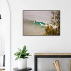 Byron Bay, Australien – Östlichster Punkt Australiens mit langen Pointbreaks und entspanntem Longboard-Flair. Poster im Metallrahmen.