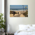Moliets-et-Maa, Frankreich – Ruhiger Pinienwald-Strand in den Landes mit beständigem Atlantik-Swell für alle Levels. Kunstdruck auf Holz.