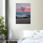 Seignosse, Frankreich – Dünenstrand in den Landes mit hohlen Beachbreaks und ausgeprägter Herbstsaison. Poster.
