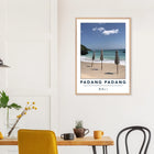 Padang Padang, Bali (Indonesien) – Linker Reefbreak auf der Bukit-Halbinsel, bekannt als balinesisches Pipeline-Pendant. Poster im Galerie-Holzrahmen.