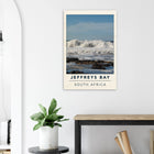 Jeffreys Bay, Südafrika – Supertubes-Pointbreak am Indischen Ozean, Austragungsort der WSL Corona Open J-Bay. Kunstdruck auf Holz.