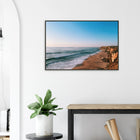 Santa Cruz, Spanien – Kanarische Hauptstadt Teneriffas mit Reefbreaks an der Nordküste wie El Confital. Poster im Metallrahmen.