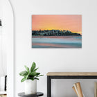 Bondi Beach, Australien – Ikonischer Stadtstrand im Osten Sydneys mit klassischem Beachbreak und Surfkultur-Geschichte. Kunstdruck auf Holz.