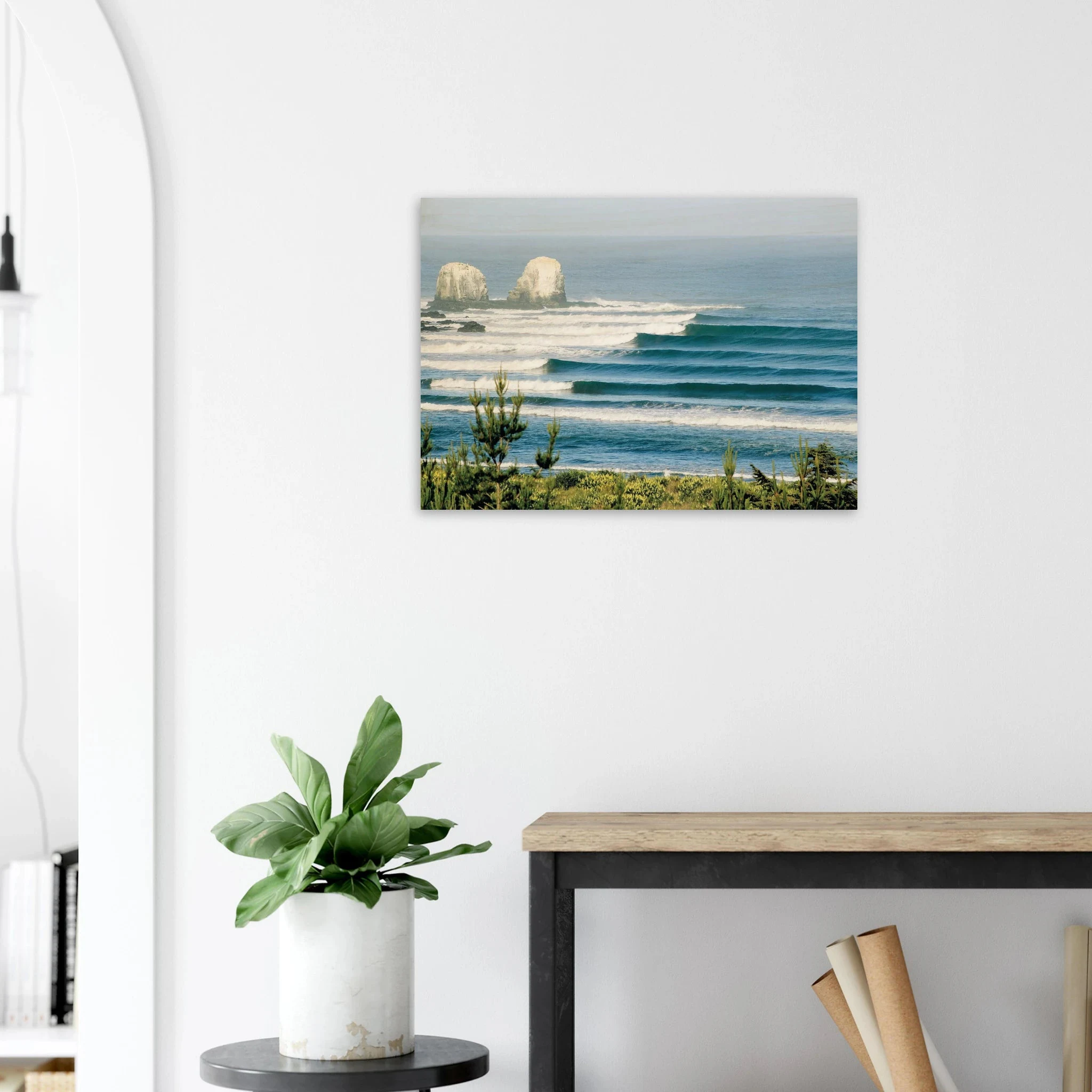 Punta de Lobos, Chile – Linker Pointbreak bei Pichilemu mit charakteristischen Felsnadeln Los Morros. Kunstdruck auf Holz.