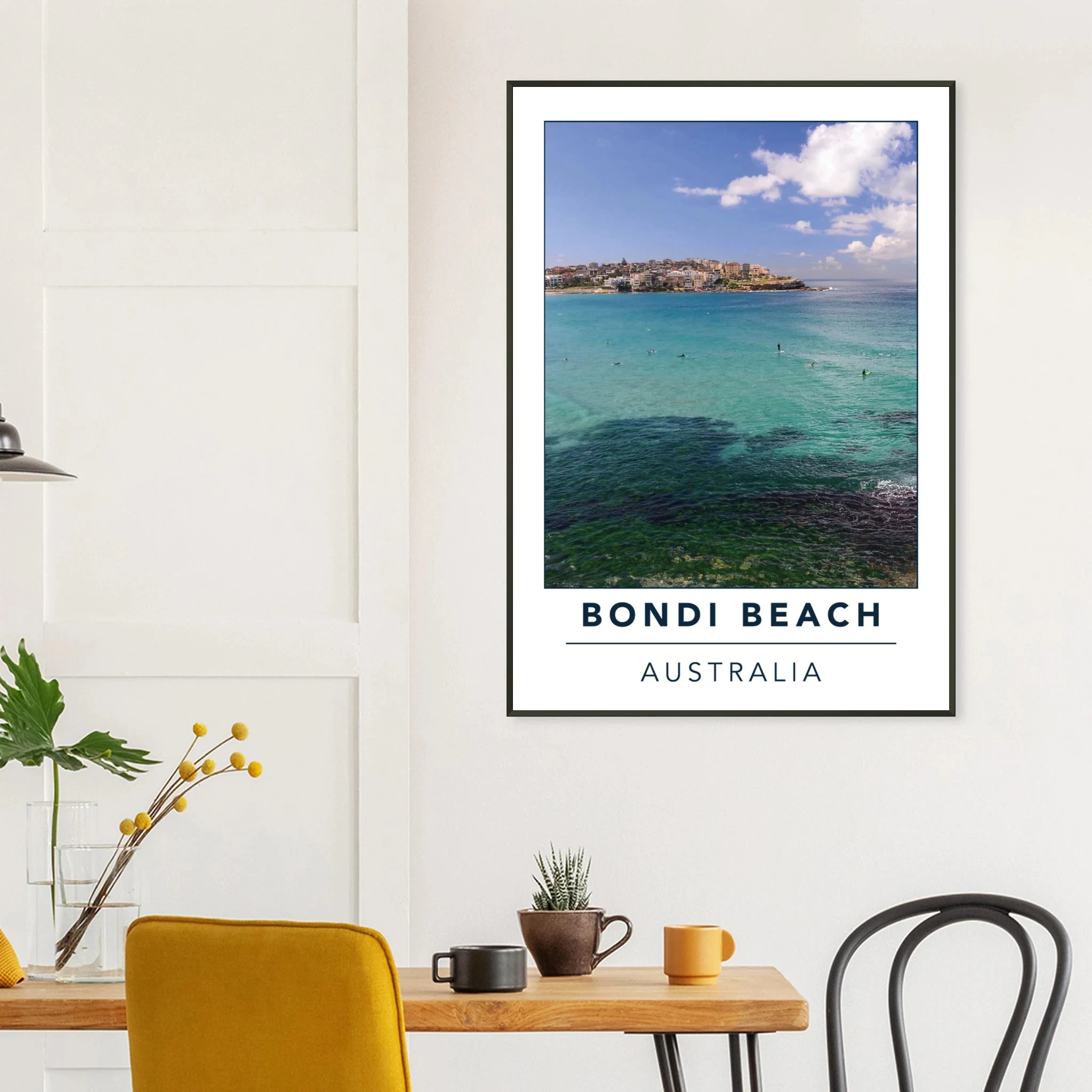 Bondi Beach, Australien – Ikonischer Stadtstrand im Osten Sydneys mit klassischem Beachbreak und Surfkultur-Geschichte. Poster im Metallrahmen.