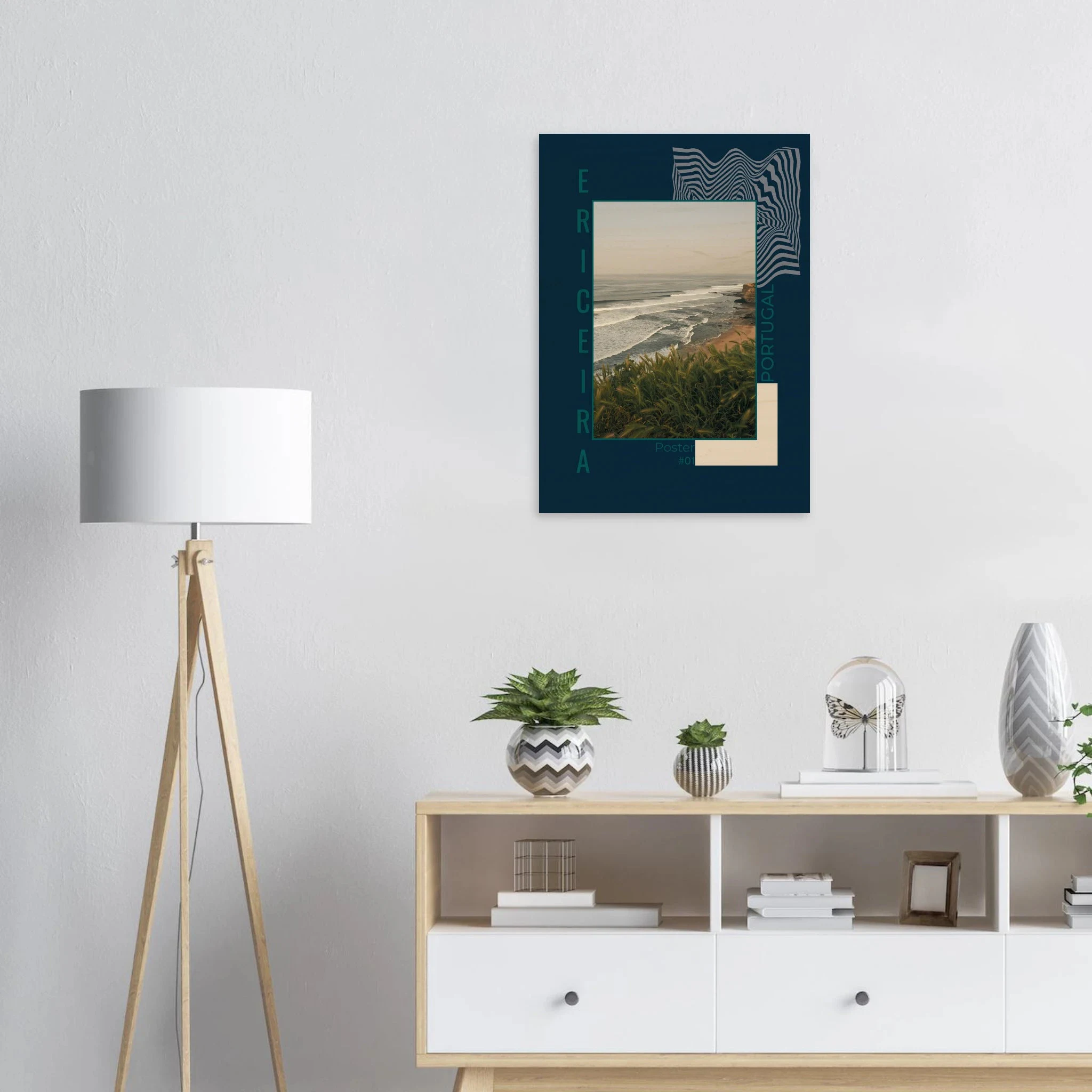 Ericeira, Portugal – World Surfing Reserve nördlich von Lissabon mit Reefbreaks wie Coxos und Ribeira d'Ilhas. Kunstdruck auf Holz.