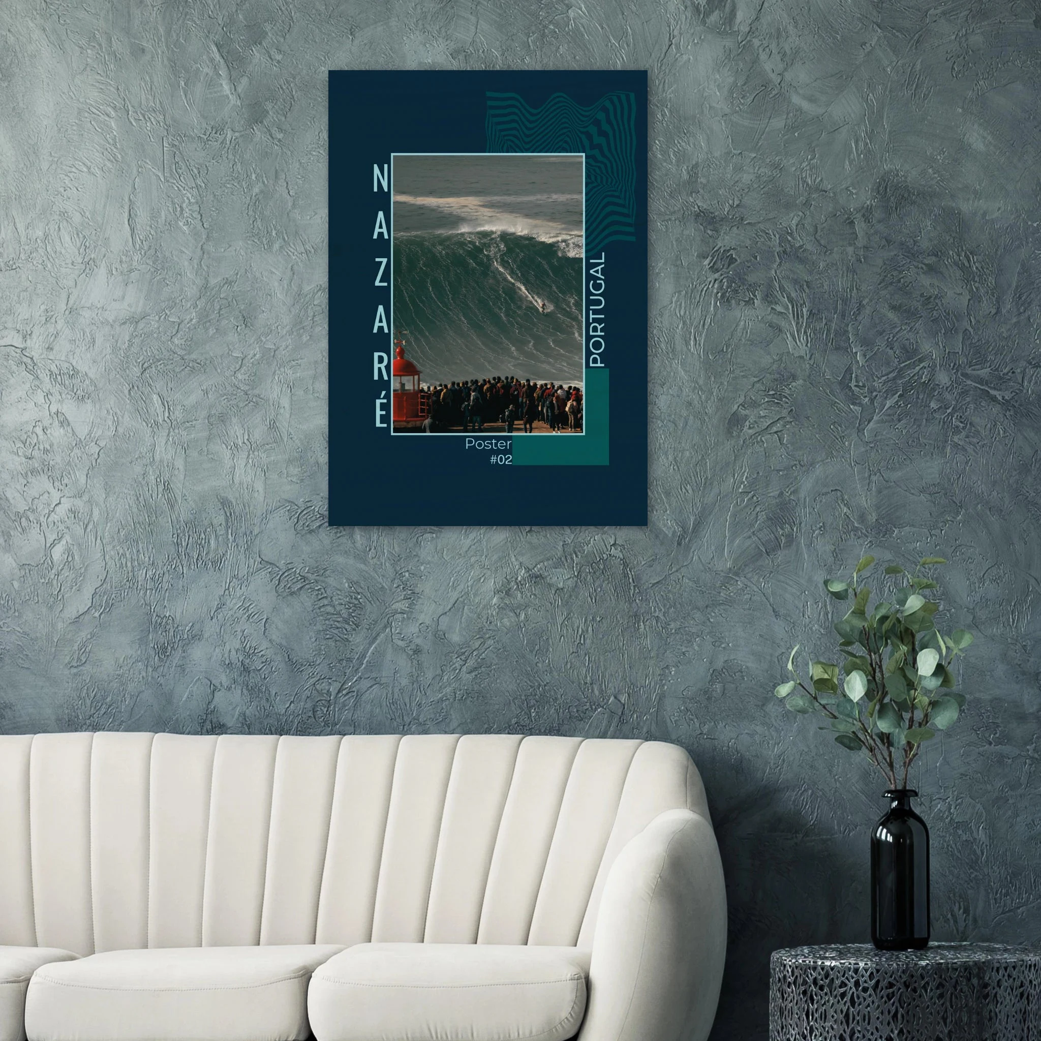 Nazaré, Portugal – Praia do Norte, weltgrößte Big-Wave-Welle Europas an der portugiesischen Atlantikküste. Kunstdruck auf Holz.