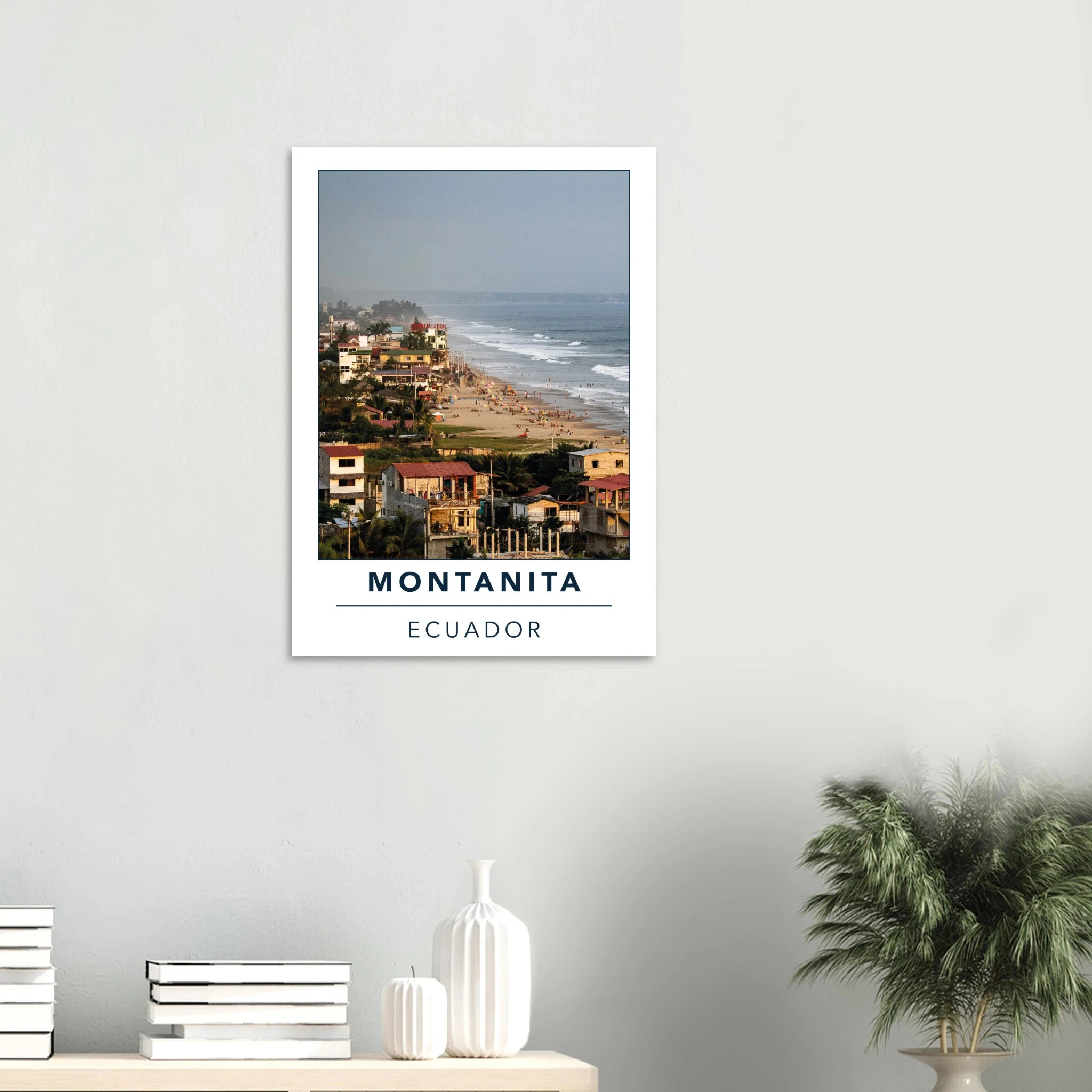 Montañita, Ecuador – Pazifik-Surferdorf an der Ruta del Sol mit rechtem Pointbreak und Backpacker-Szene. Kunstdruck auf Alu-Dibond.