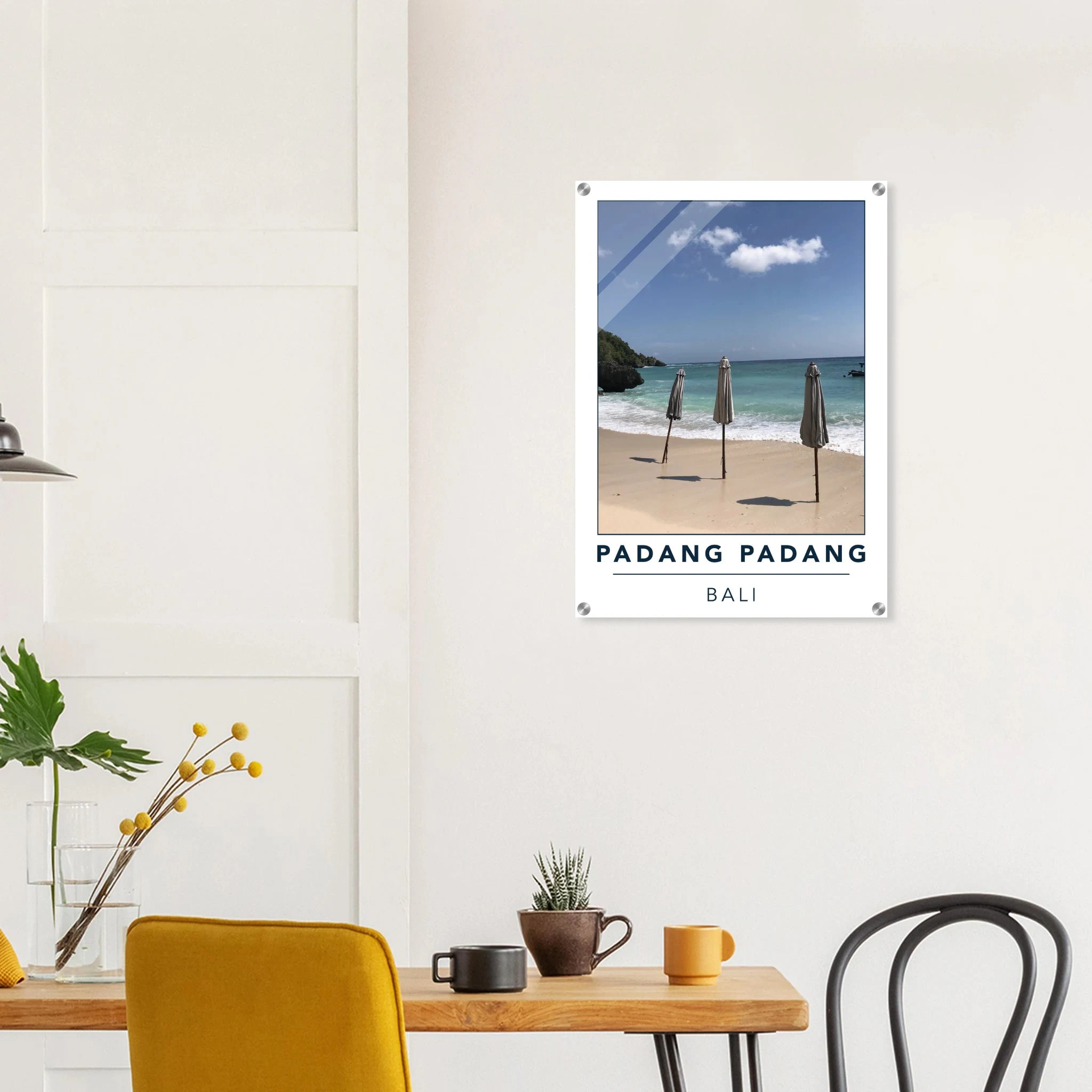 Padang Padang, Bali (Indonesien) – Linker Reefbreak auf der Bukit-Halbinsel, bekannt als balinesisches Pipeline-Pendant. Kunstdruck auf Acrylglas.