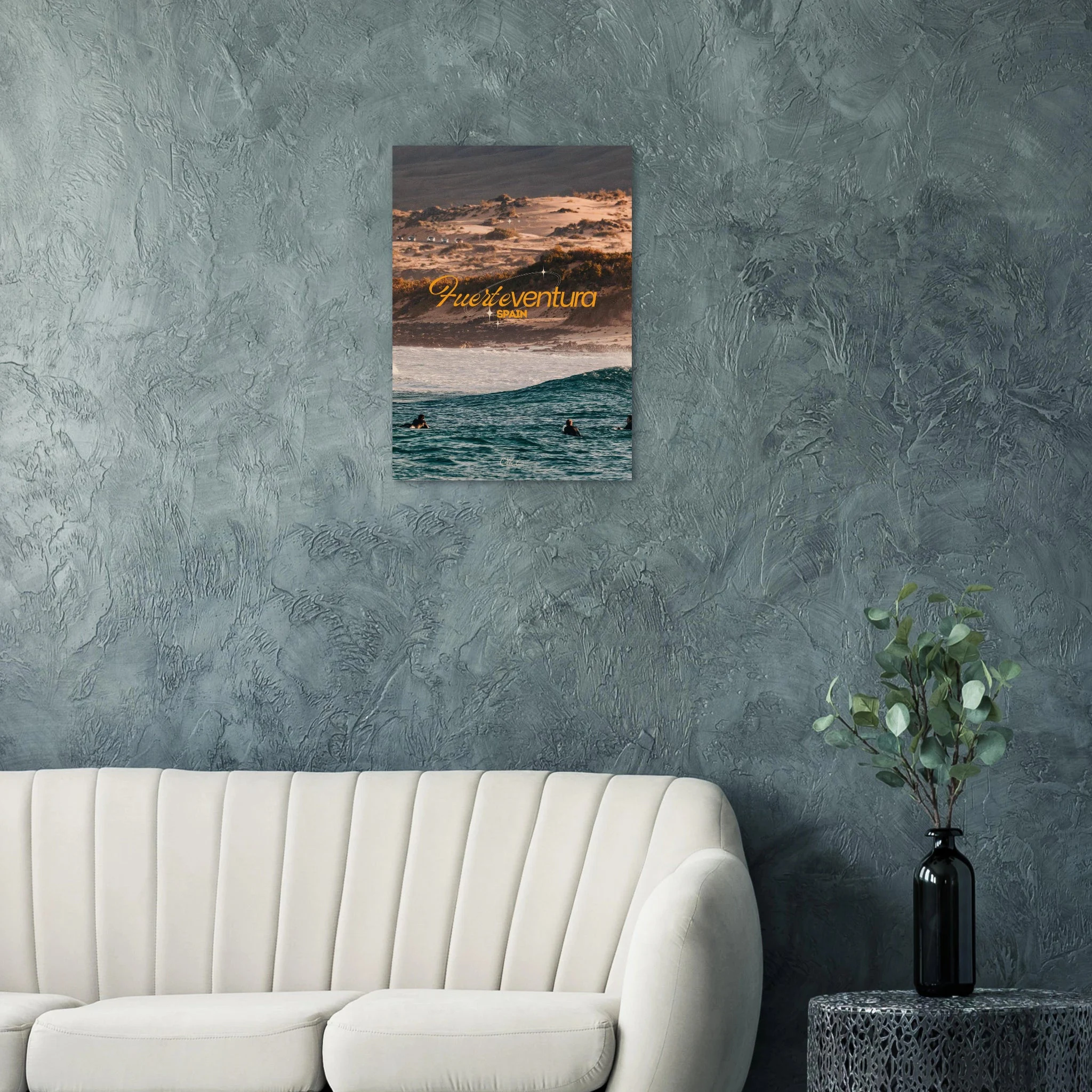 Fuerteventura, Spanien – Kanareninsel mit Vulkangestein-Reefbreaks im Norden und ganzjährig konstantem Atlantik-Swell. Kunstdruck auf Holz.