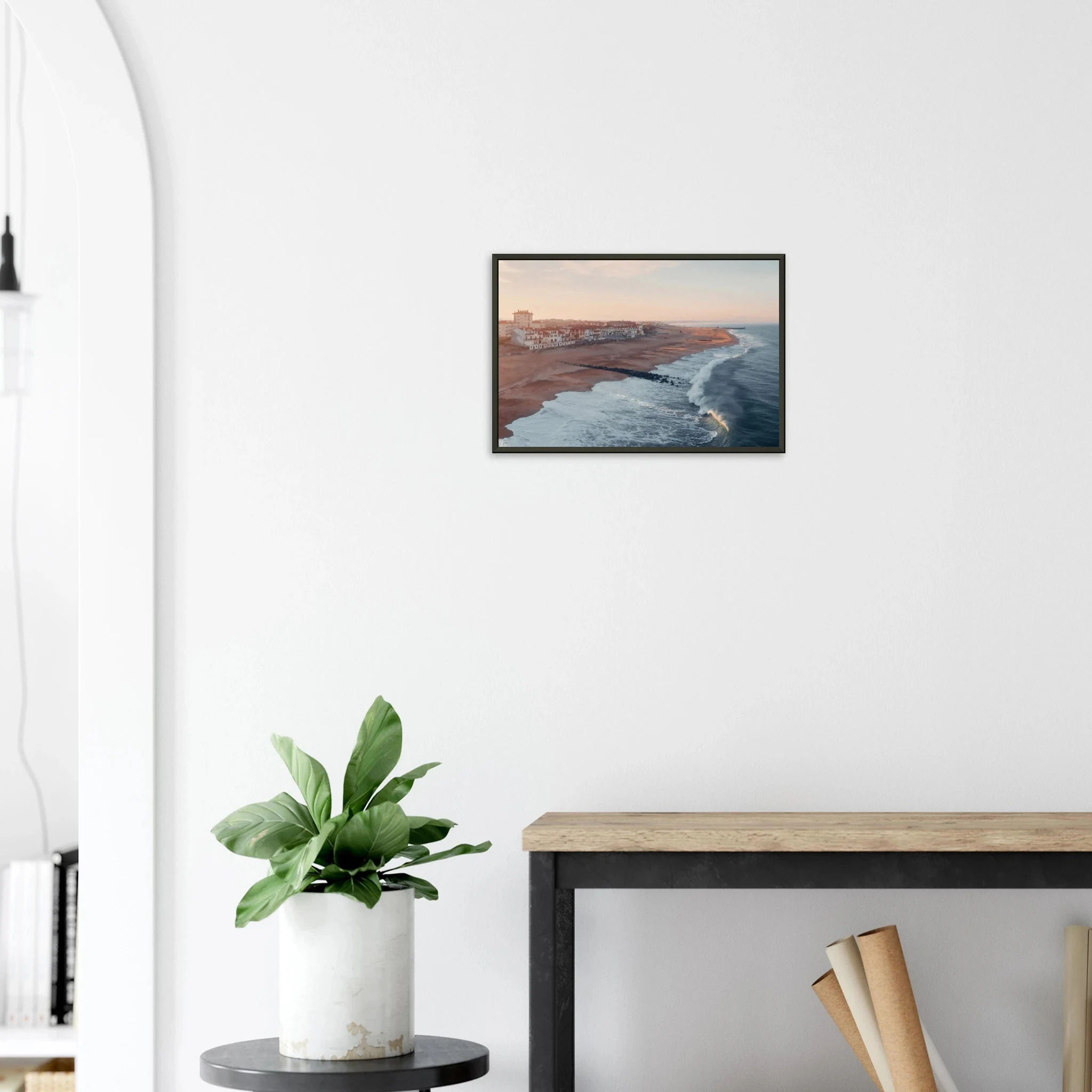 Hossegor, Frankreich – Beachbreak-Hotspot in den Landes, Austragungsort der WSL-Quiksilver-Pro-Wettkämpfe. Poster im Metallrahmen.