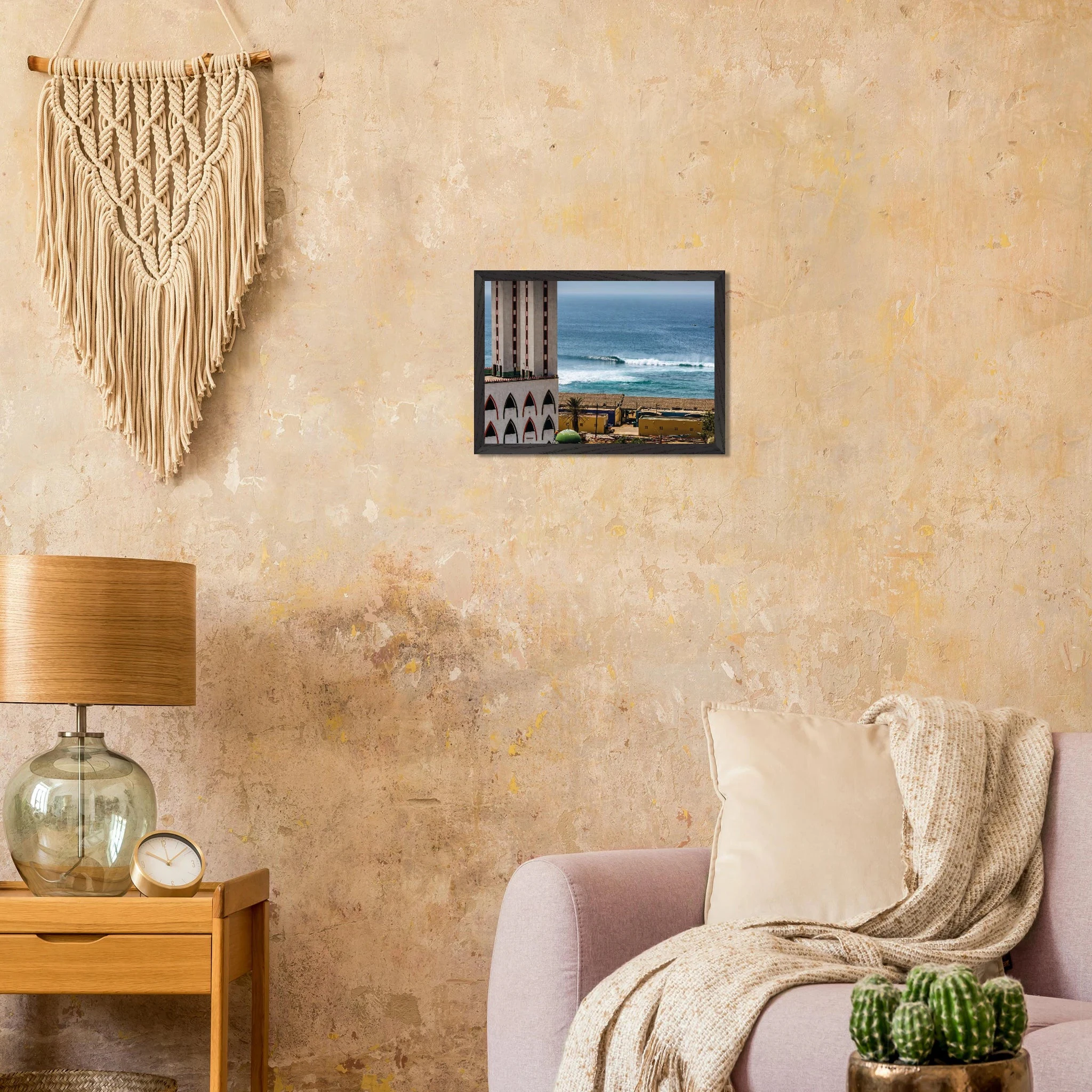 Saly, Senegal – Westafrikanische Küstenstadt an der Petite Côte mit Riffwellen und warmem Atlantik. Poster im Galerie-Holzrahmen.