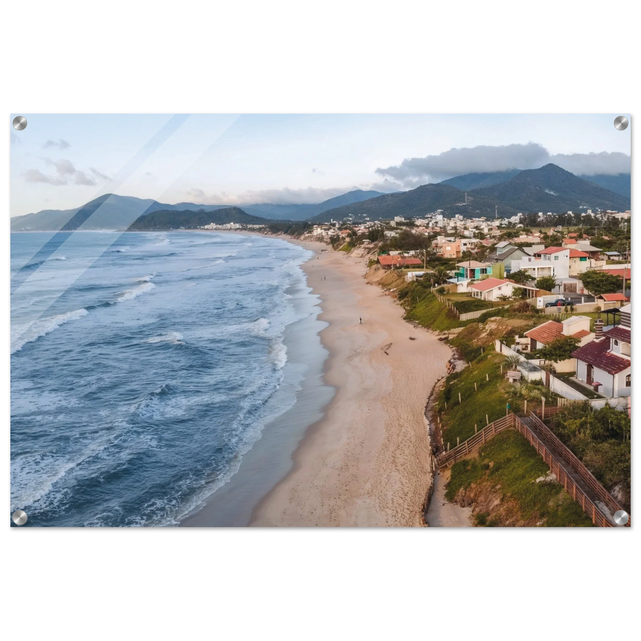 Florianópolis, Brasilien – Insel in Santa Catarina mit über 40 Stränden und Heimspot brasilianischer Pro-Surfer. Kunstdruck auf Acrylglas.