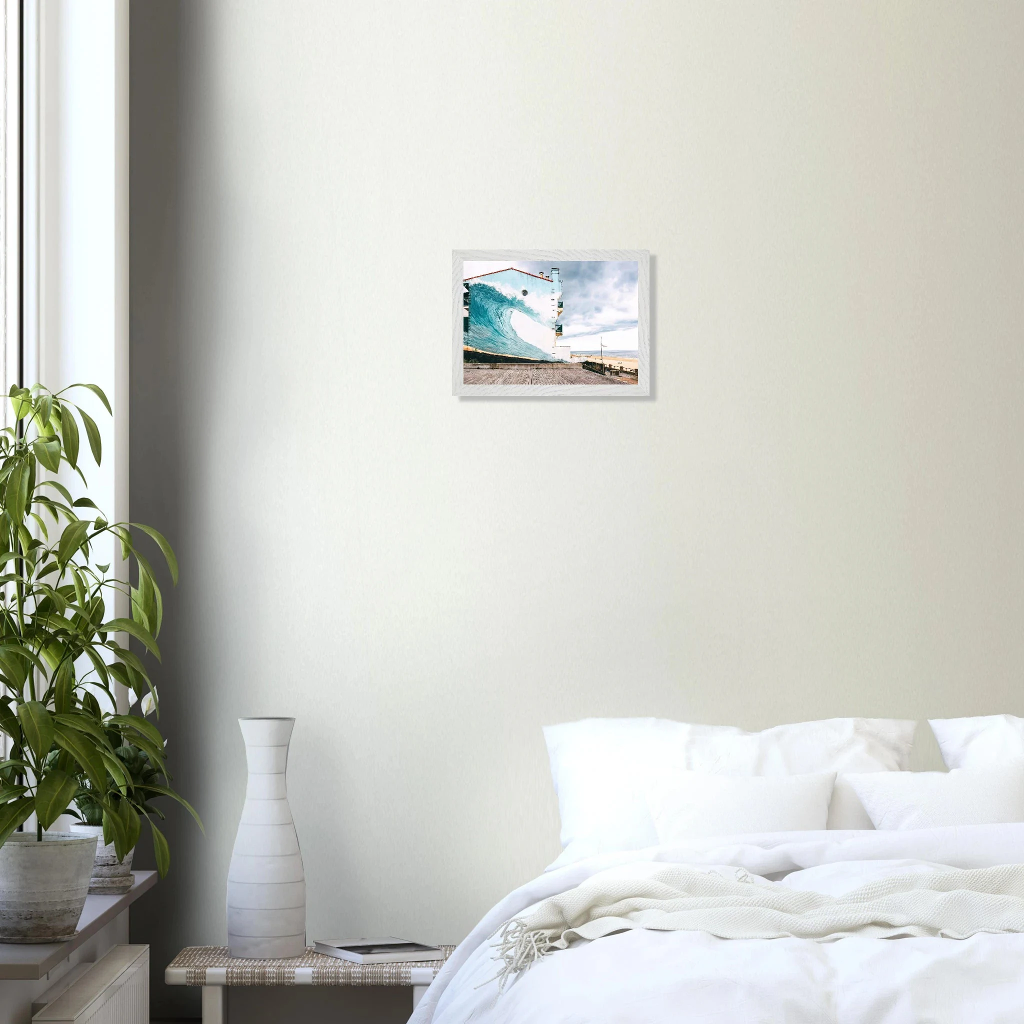 Hossegor, Frankreich – Beachbreak-Hotspot in den Landes, Austragungsort der WSL-Quiksilver-Pro-Wettkämpfe. Poster im Galerie-Holzrahmen.