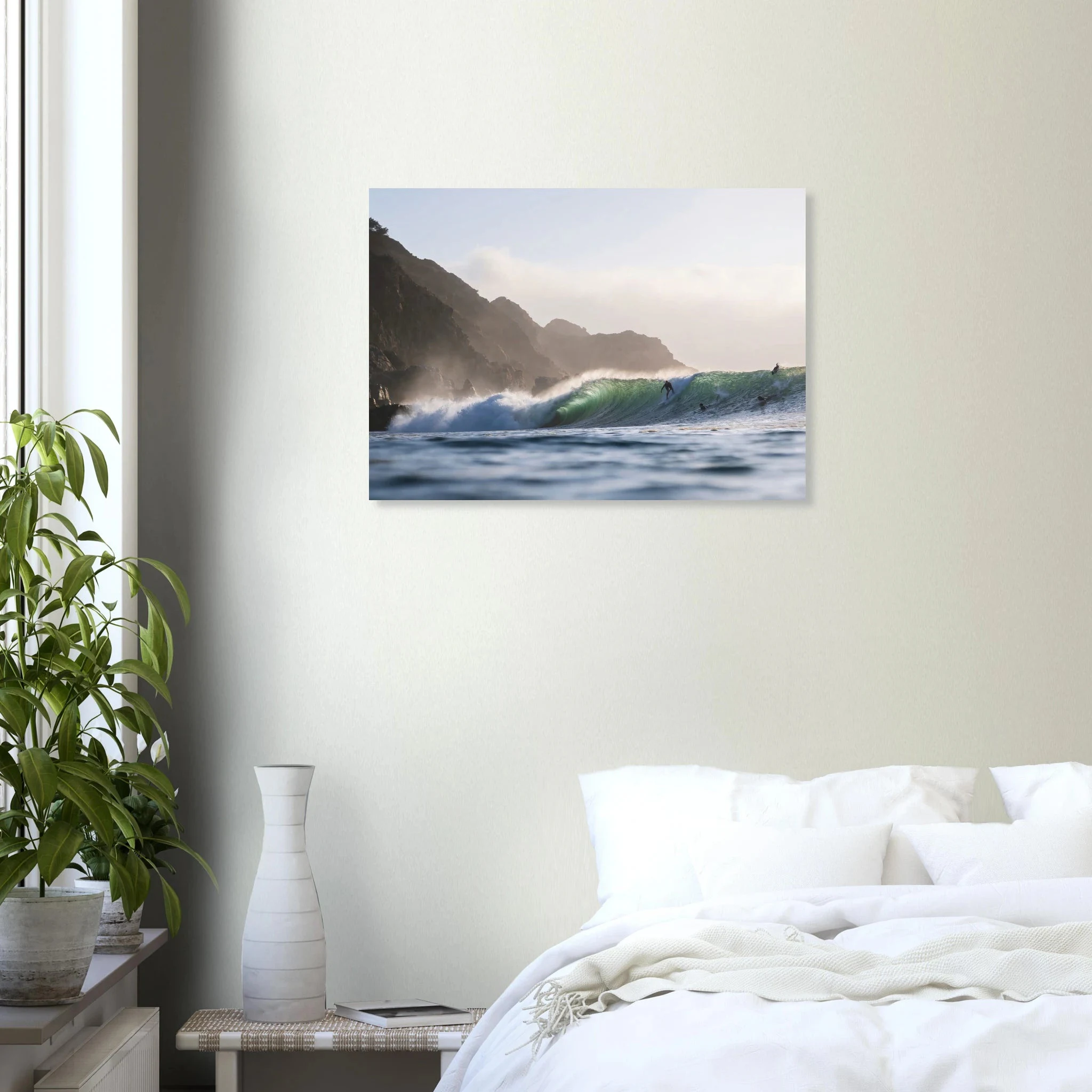 Punta de Lobos, Chile – Linker Pointbreak bei Pichilemu mit charakteristischen Felsnadeln Los Morros. Poster.