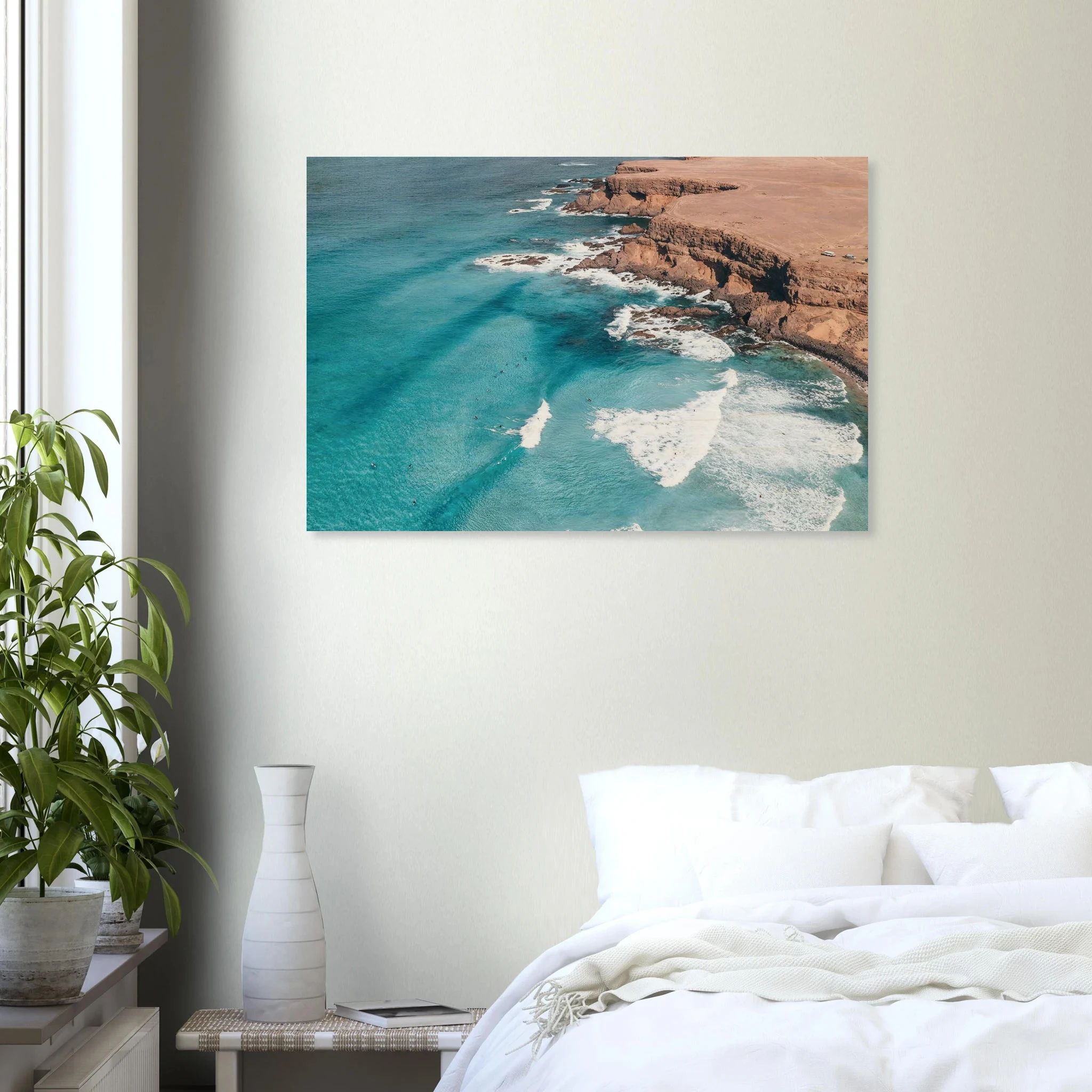 Fuerteventura, Spanien – Kanareninsel mit Vulkangestein-Reefbreaks im Norden und ganzjährig konstantem Atlantik-Swell. Kunstdruck auf Holz.
