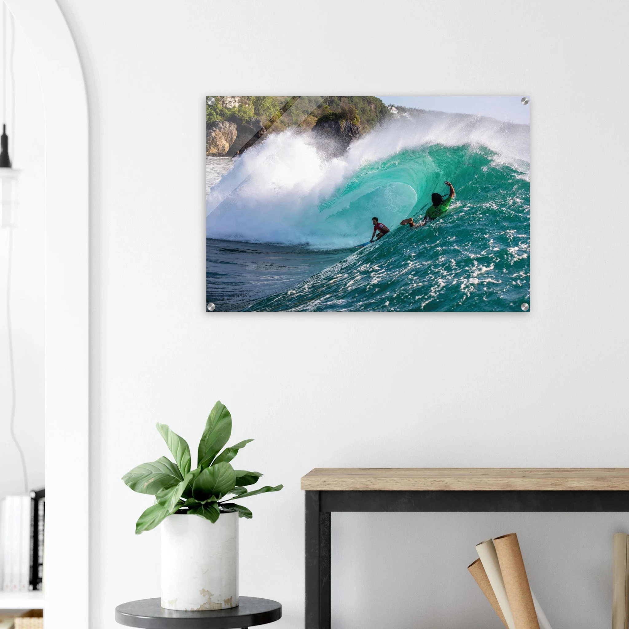 Padang Padang, Bali (Indonesien) – Linker Reefbreak auf der Bukit-Halbinsel, bekannt als balinesisches Pipeline-Pendant. Kunstdruck auf Acrylglas.