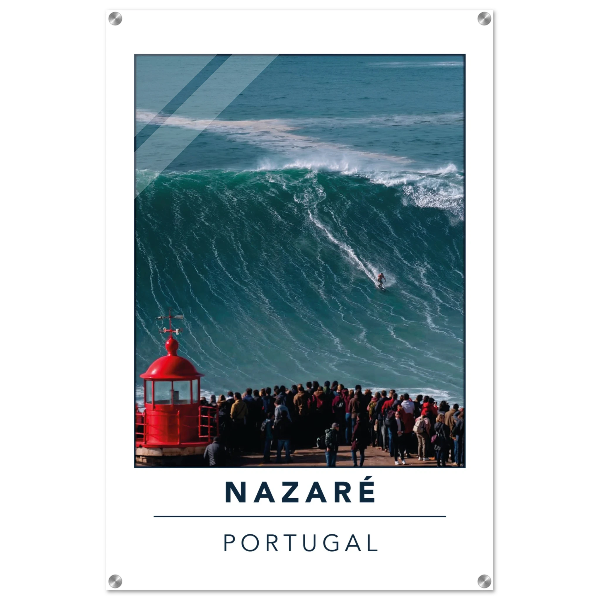 Nazaré, Portugal – Praia do Norte, weltgrößte Big-Wave-Welle Europas an der portugiesischen Atlantikküste. Kunstdruck auf Acrylglas.