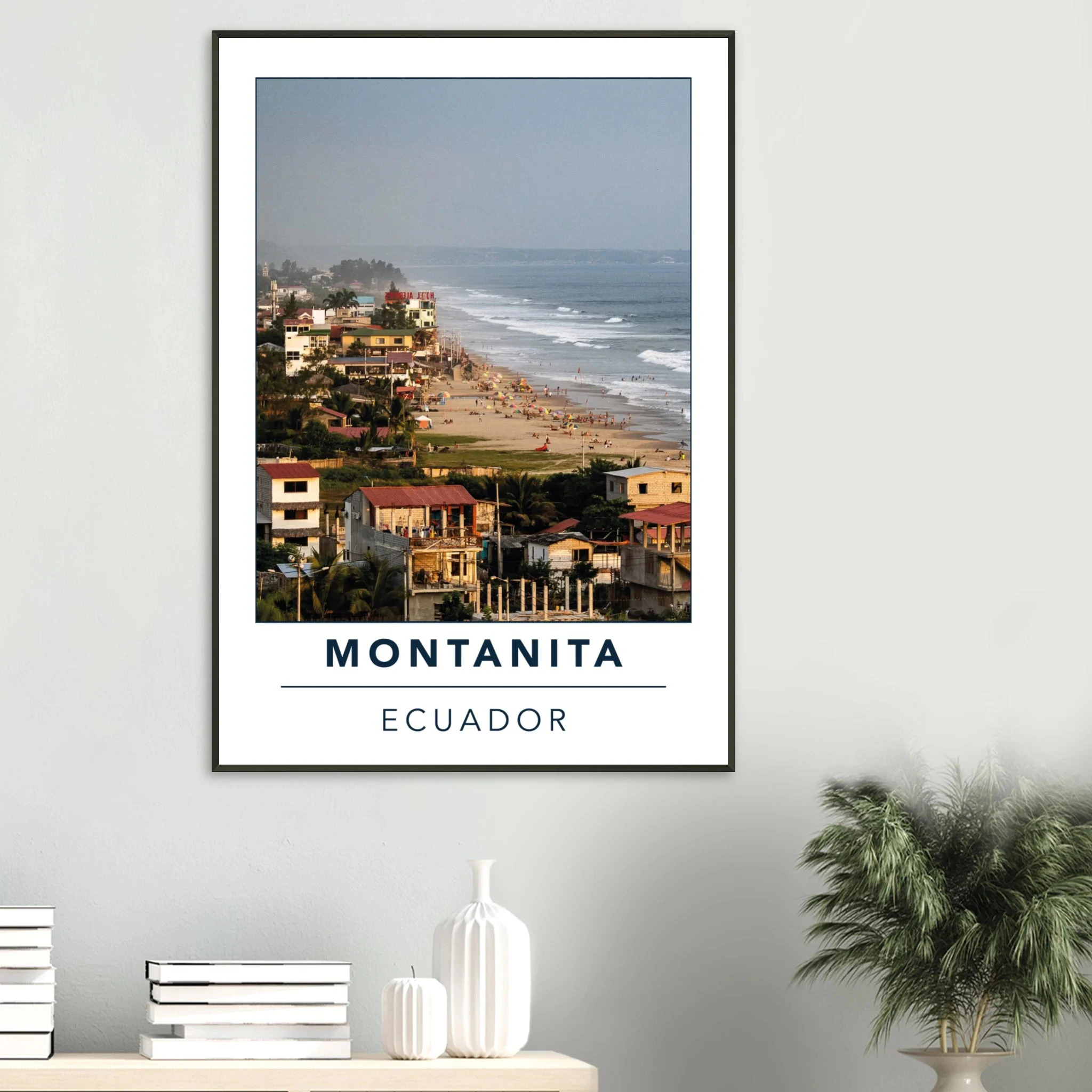 Montañita, Ecuador – Pazifik-Surferdorf an der Ruta del Sol mit rechtem Pointbreak und Backpacker-Szene. Poster im Metallrahmen.