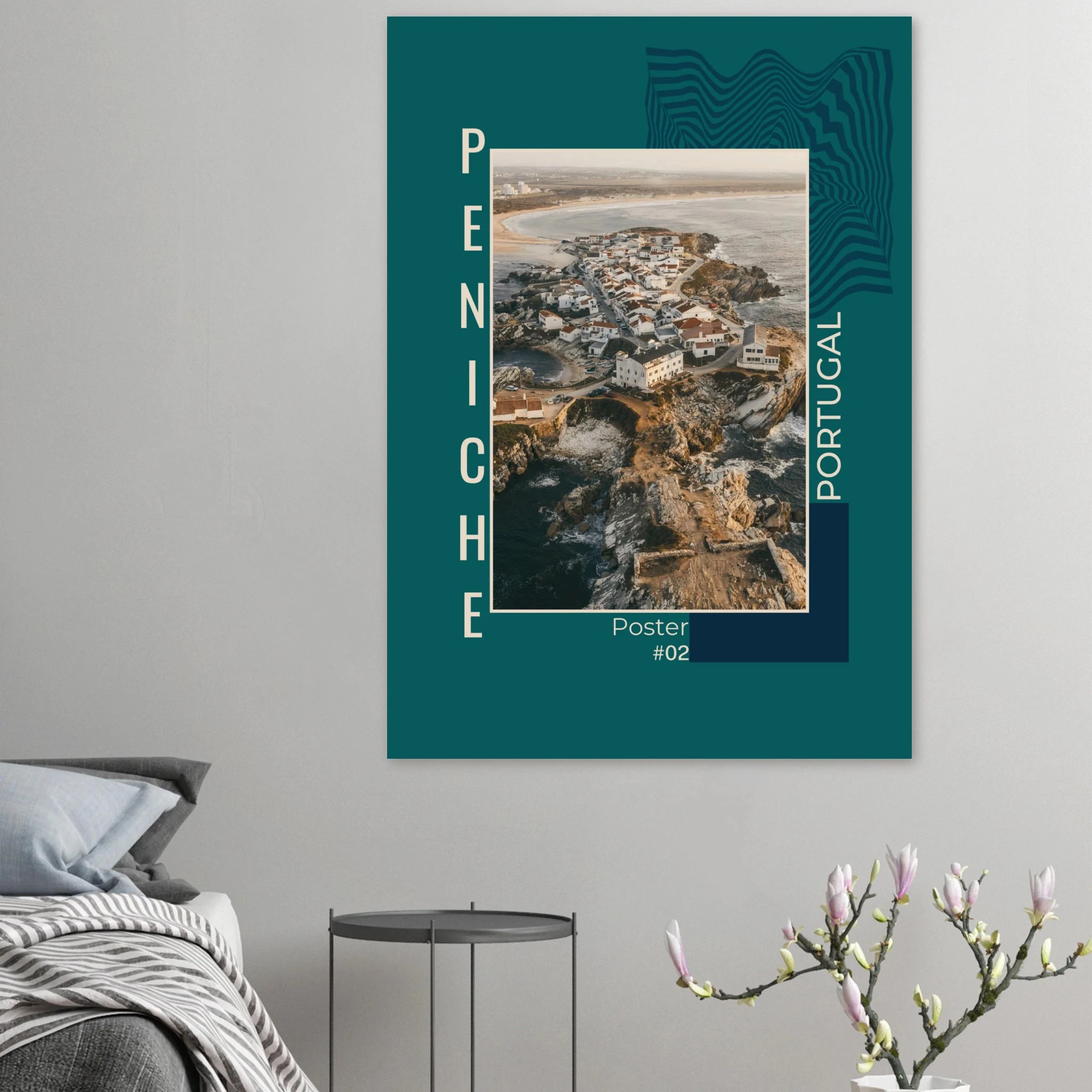 Peniche, Portugal – Halbinsel mit Supertubos-Beachbreak, Austragungsort der WSL Meo Rip Curl Pro Portugal. Poster.