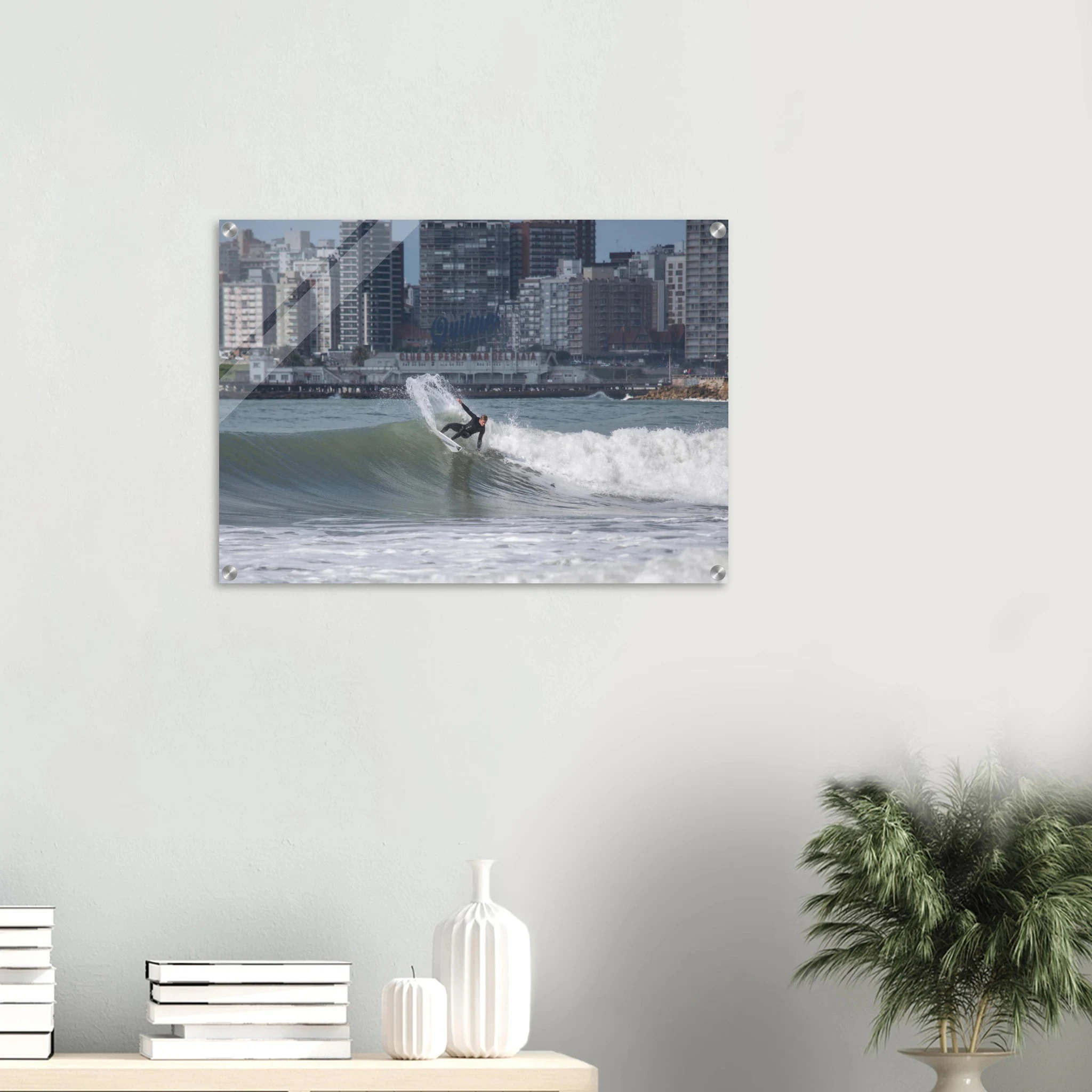 Mar del Plata, Argentinien – Atlantik-Badestadt südlich von Buenos Aires mit urbanen Beachbreaks und Pier-Wellen. Kunstdruck auf Acrylglas.