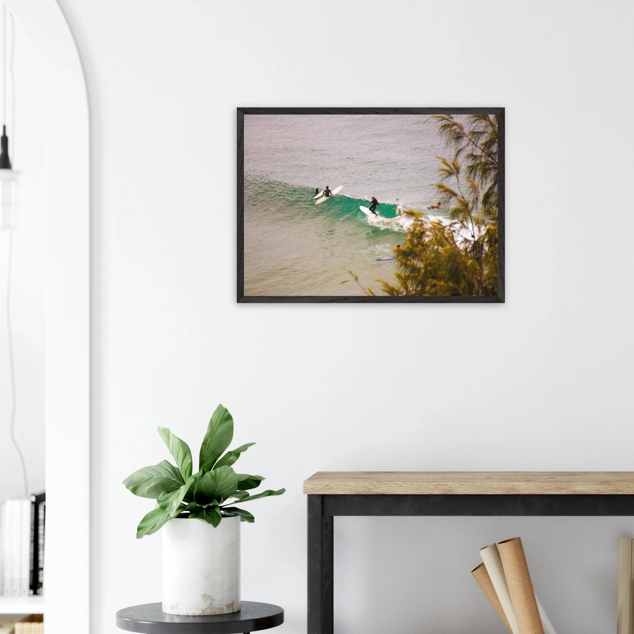Byron Bay, Australien – Östlichster Punkt Australiens mit langen Pointbreaks und entspanntem Longboard-Flair. Poster im Galerie-Holzrahmen.
