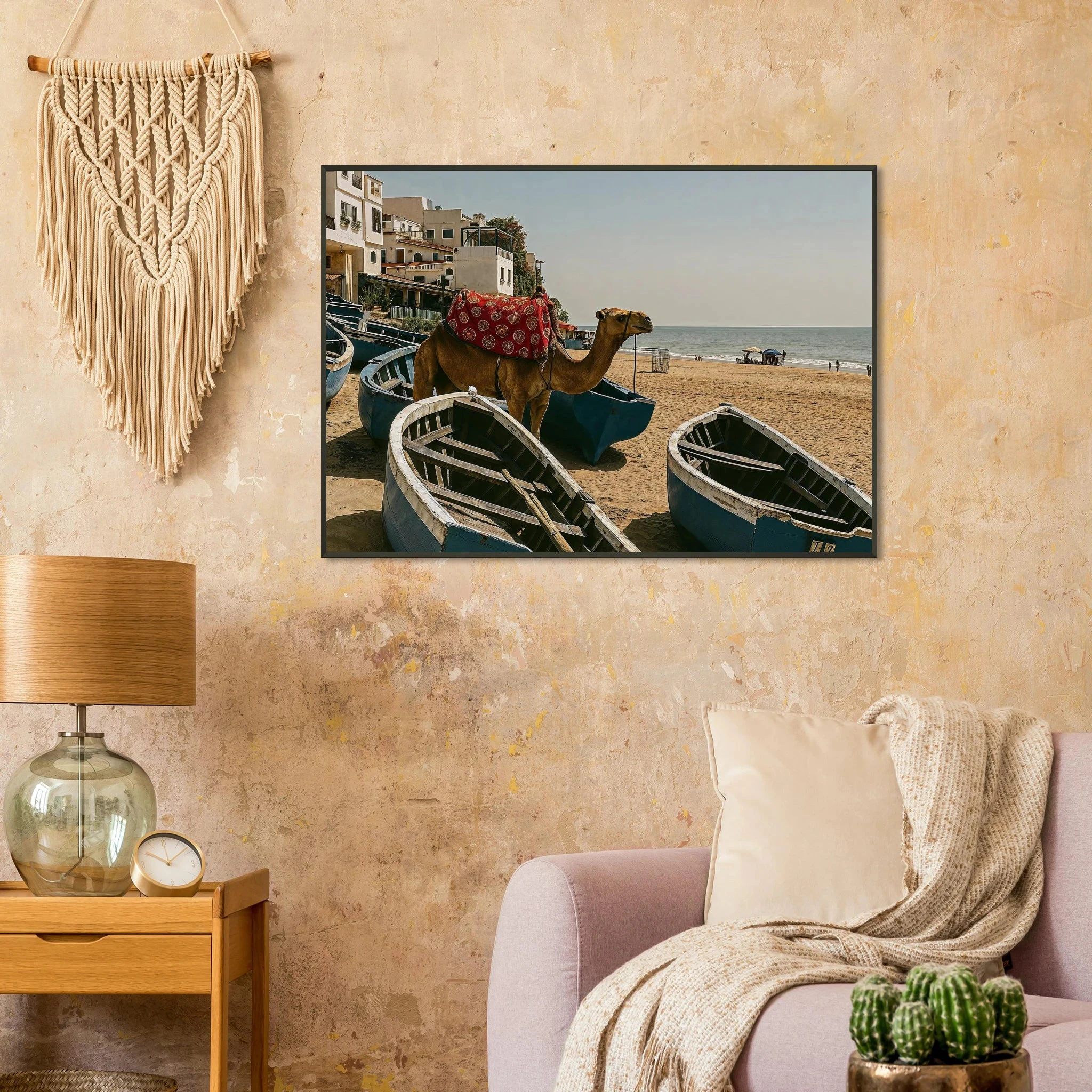 Taghazout, Marokko – Marokkanisches Surferdorf nördlich von Agadir mit Pointbreaks wie Anchor Point und Killer Point. Poster im Metallrahmen.