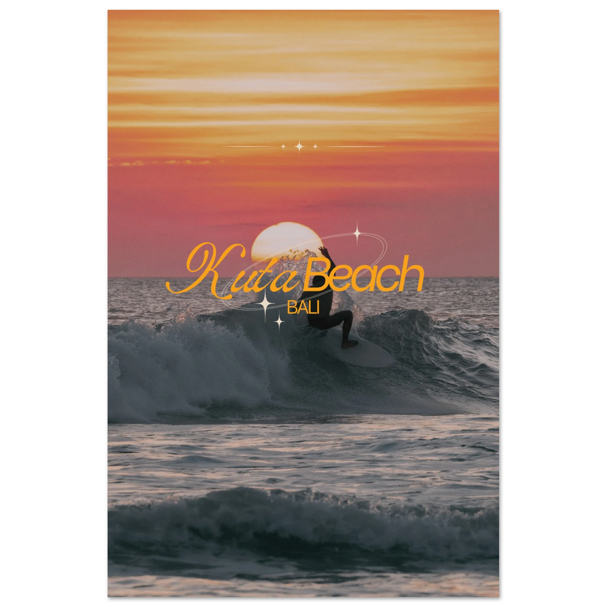 Kuta Beach, Bali (Indonesien) – Belebter Beachbreak im Süden Balis, klassischer Einsteiger-Spot mit weichen Wellen. Kunstdruck auf Alu-Dibond.