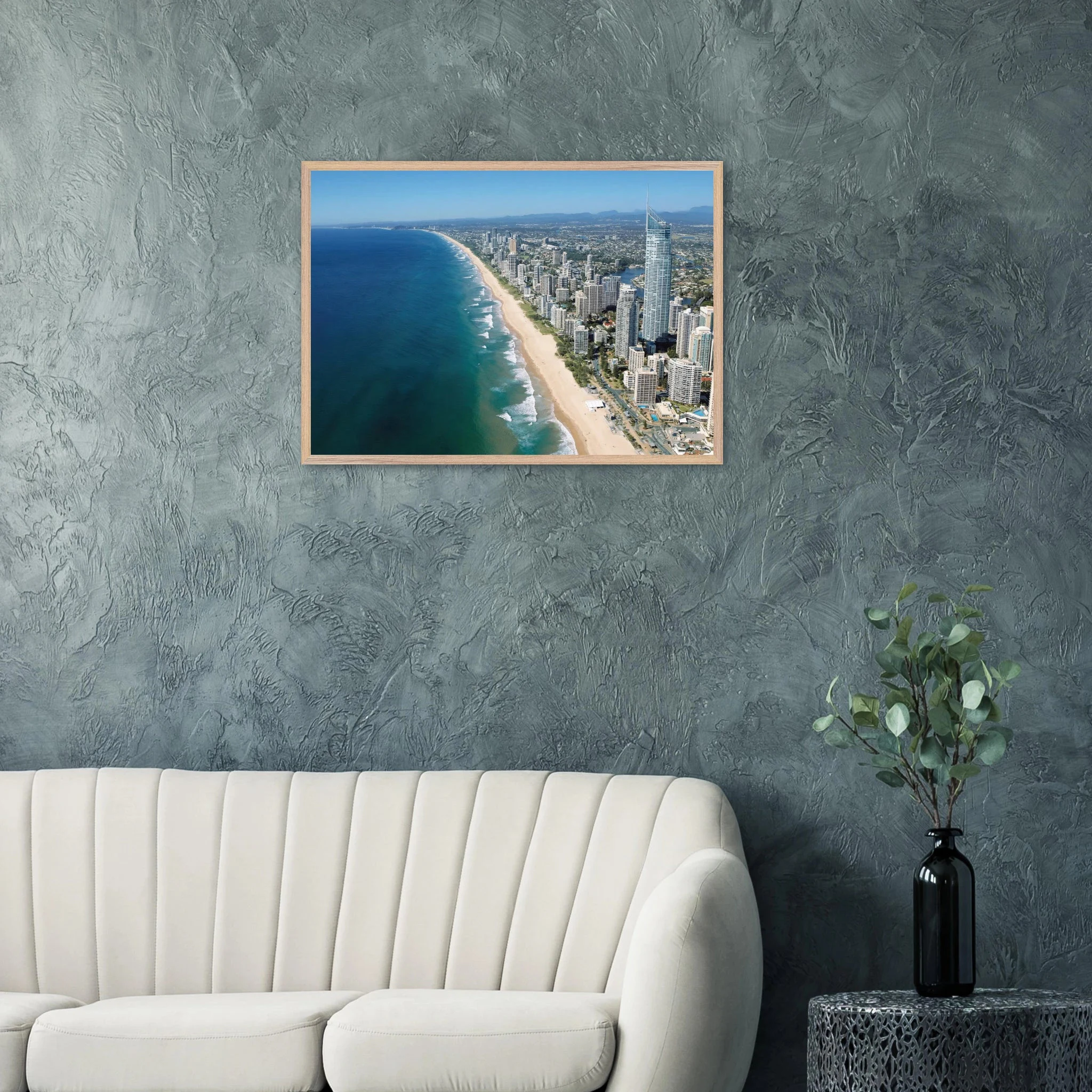 Gold Coast, Australien – Queensland-Küste mit Superbank Pointbreaks wie Snapper Rocks und Kirra. Poster im Galerie-Holzrahmen.