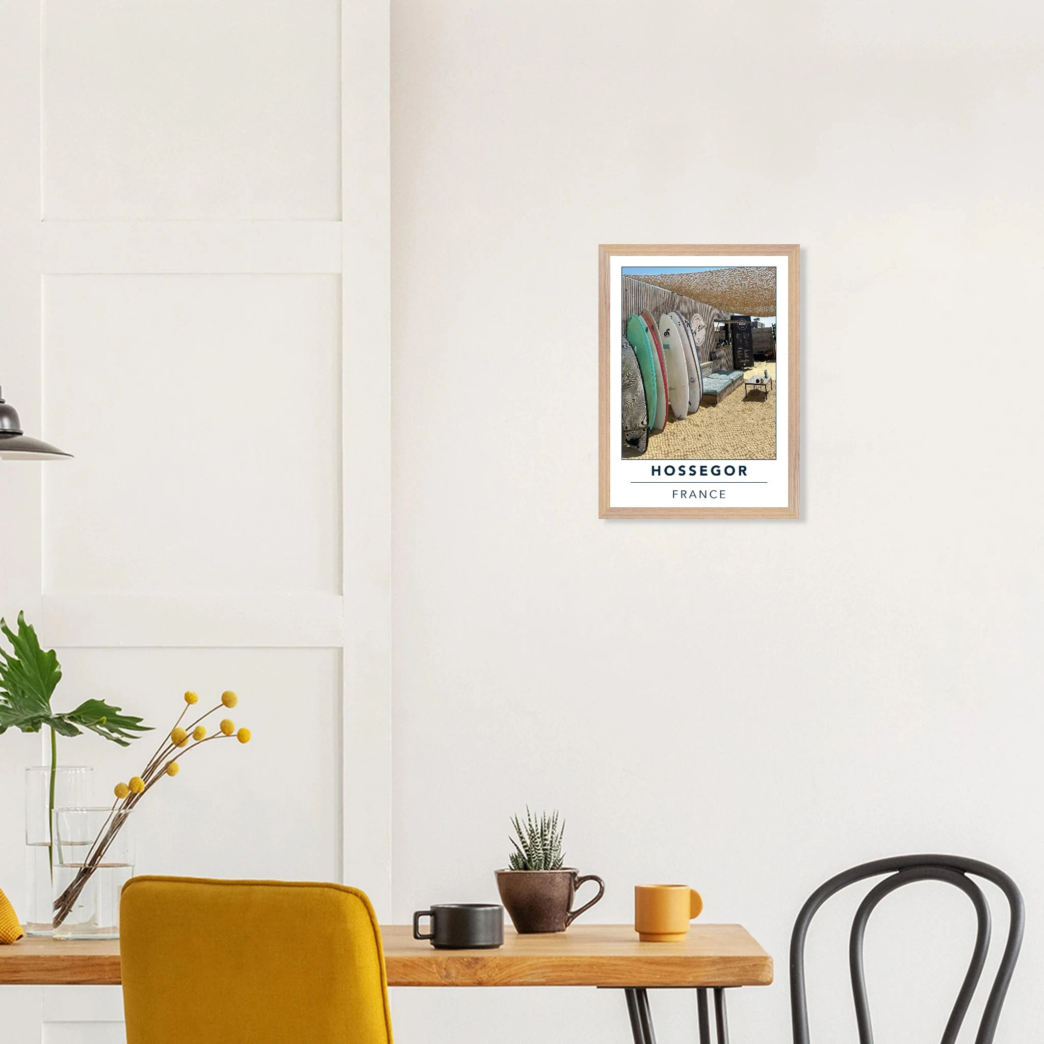 Hossegor, Frankreich – Beachbreak-Hotspot in den Landes, Austragungsort der WSL-Quiksilver-Pro-Wettkämpfe. Poster im Galerie-Holzrahmen.
