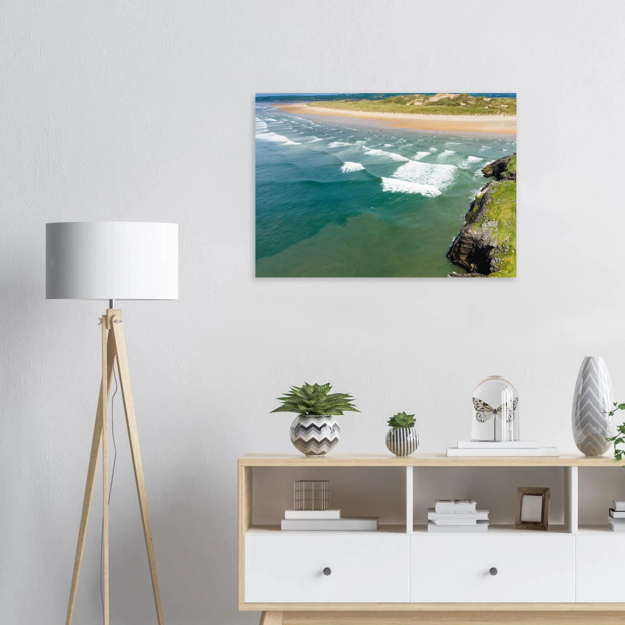 Bundoran, Irland – Atlantik-Surfspot in der Grafschaft Donegal mit Reefbreak The Peak und kaltem Wasser. Poster.