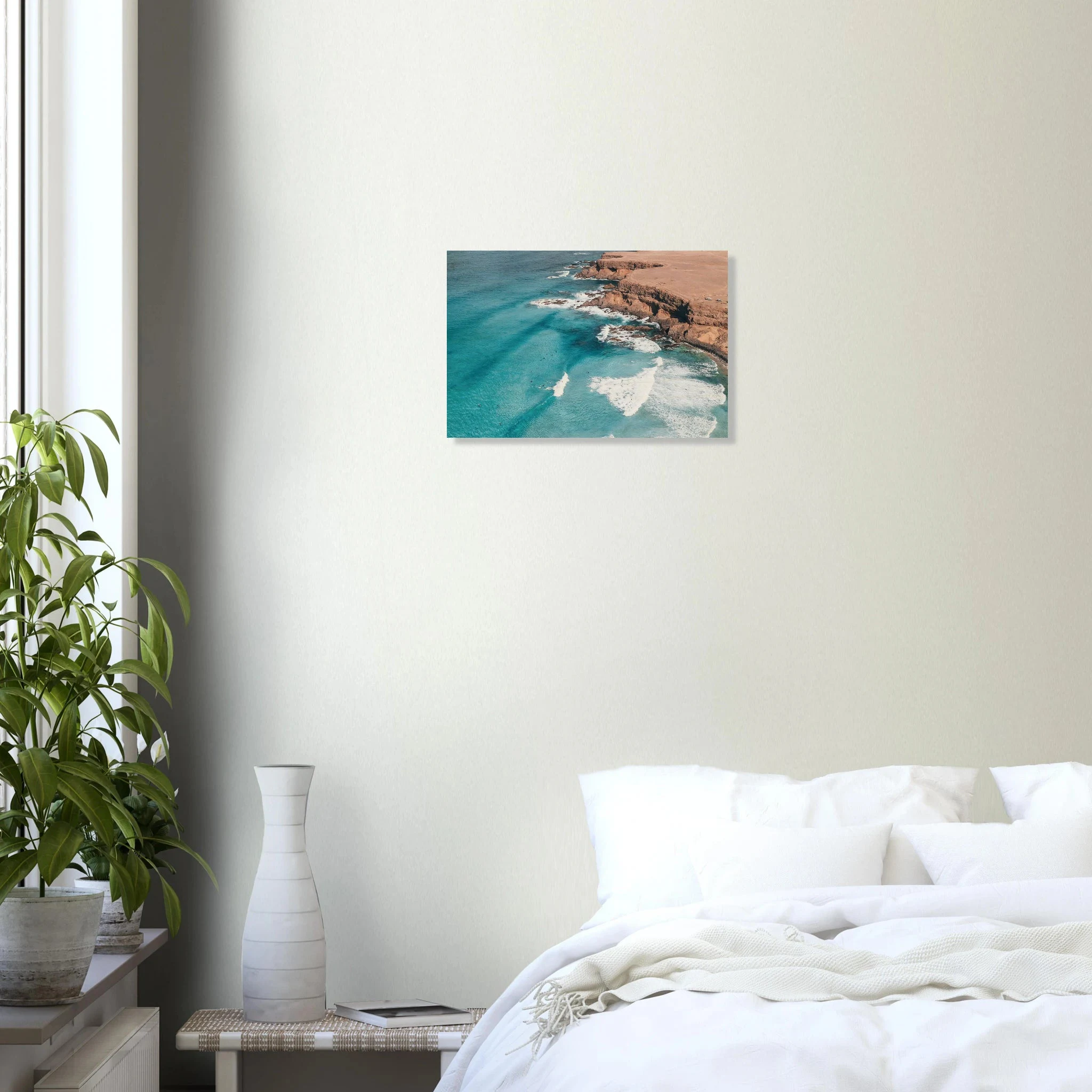 Fuerteventura, Spanien – Kanareninsel mit Vulkangestein-Reefbreaks im Norden und ganzjährig konstantem Atlantik-Swell. Kunstdruck auf Holz.