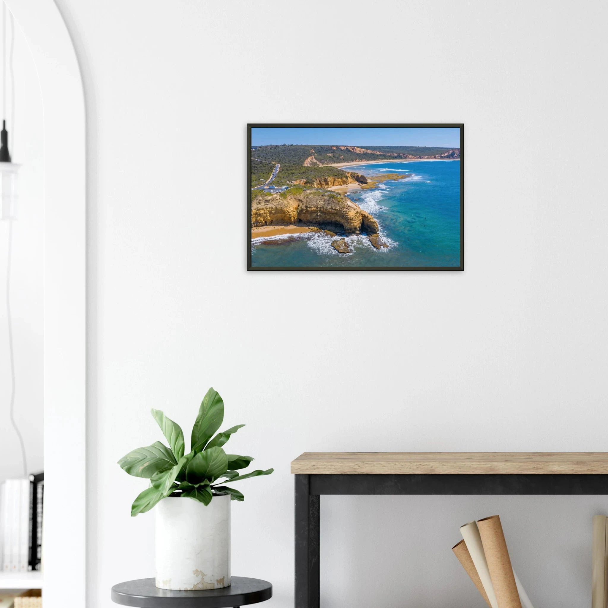Torquay, Australien – Heimat der Bells Beach und Sitz der Surfmarken Rip Curl und Quiksilver in Victoria. Poster im Metallrahmen.