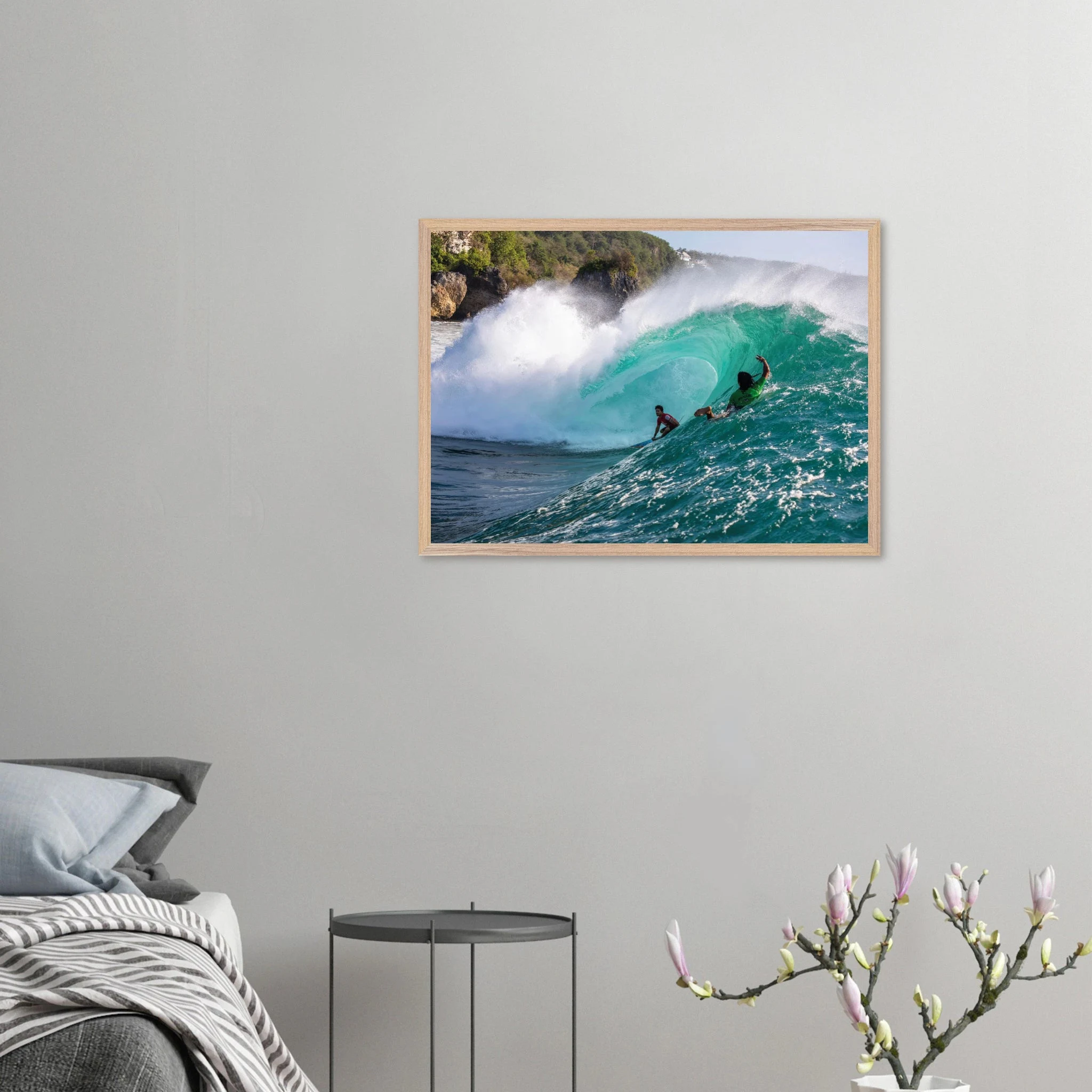 Padang Padang, Bali (Indonesien) – Linker Reefbreak auf der Bukit-Halbinsel, bekannt als balinesisches Pipeline-Pendant. Poster im Galerie-Holzrahmen.