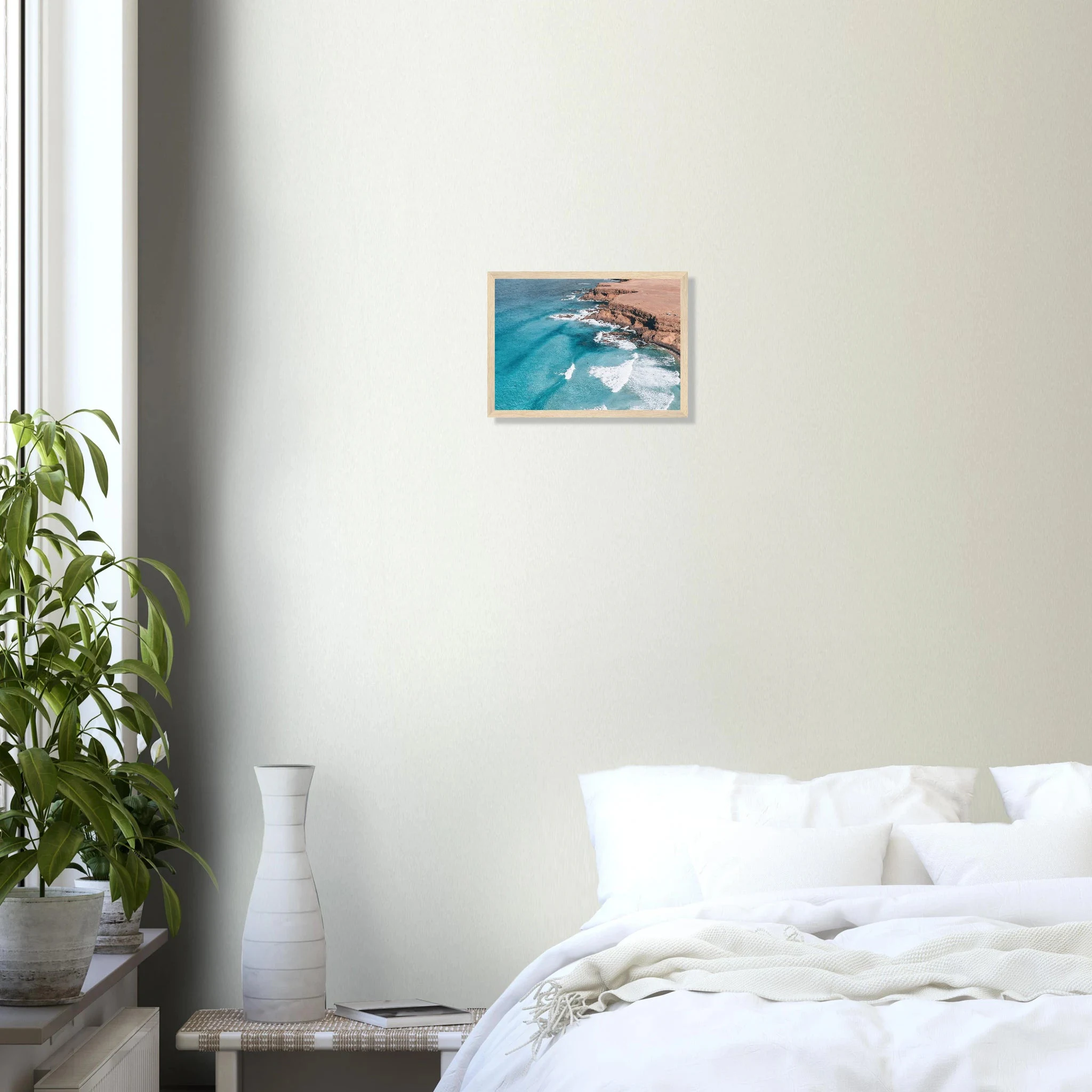Fuerteventura, Spanien – Kanareninsel mit Vulkangestein-Reefbreaks im Norden und ganzjährig konstantem Atlantik-Swell. Poster im Holzrahmen.