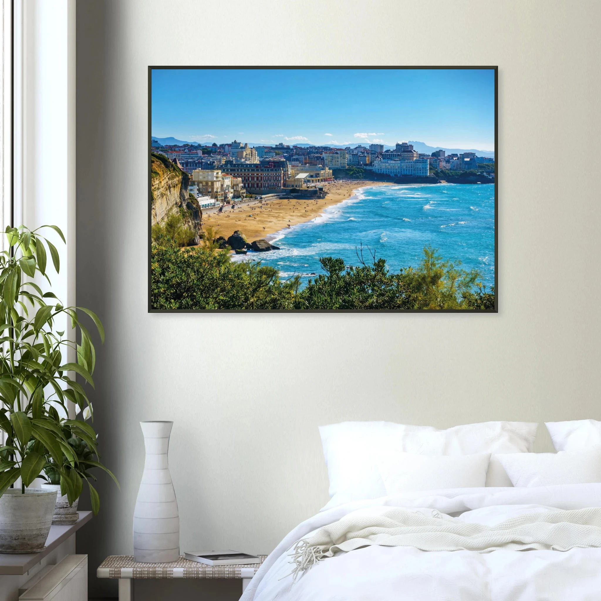 Biarritz, Frankreich – Mondäner Surfort am baskischen Atlantik, Wiege des europäischen Wellenreitens seit den 1950er-Jahren. Poster im Metallrahmen.
