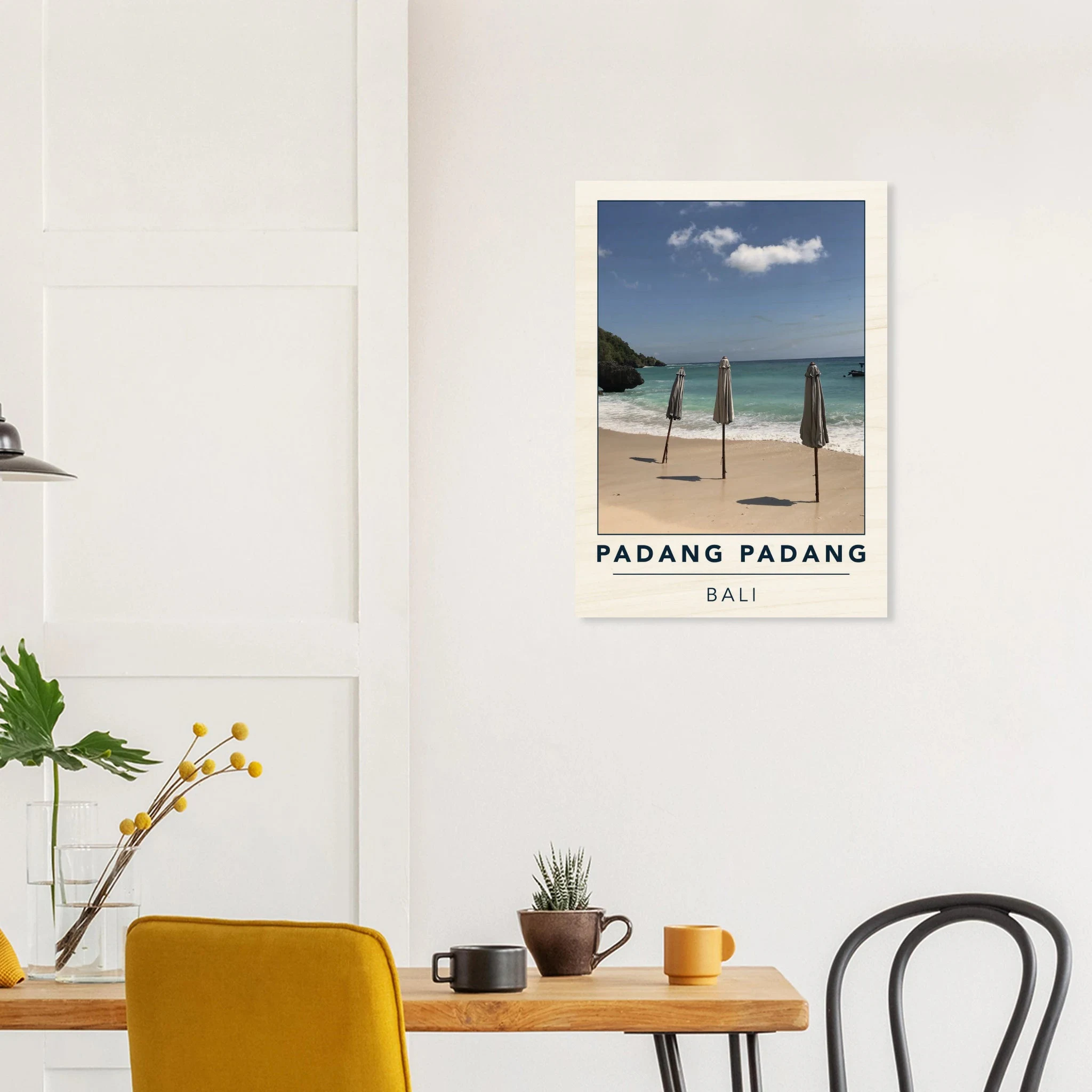 Padang Padang, Bali (Indonesien) – Linker Reefbreak auf der Bukit-Halbinsel, bekannt als balinesisches Pipeline-Pendant. Kunstdruck auf Holz.