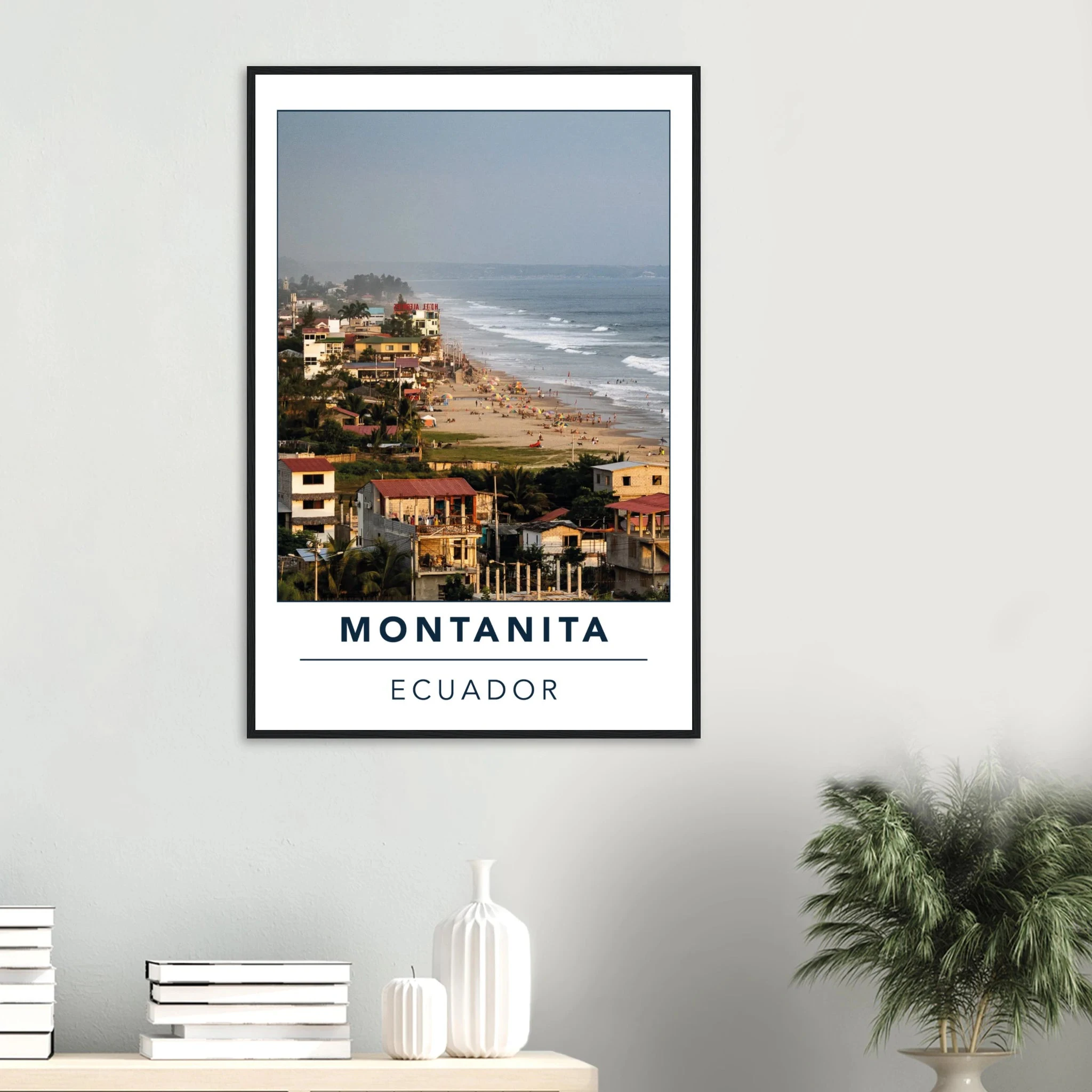 Montañita, Ecuador – Pazifik-Surferdorf an der Ruta del Sol mit rechtem Pointbreak und Backpacker-Szene. Poster im Holzrahmen.