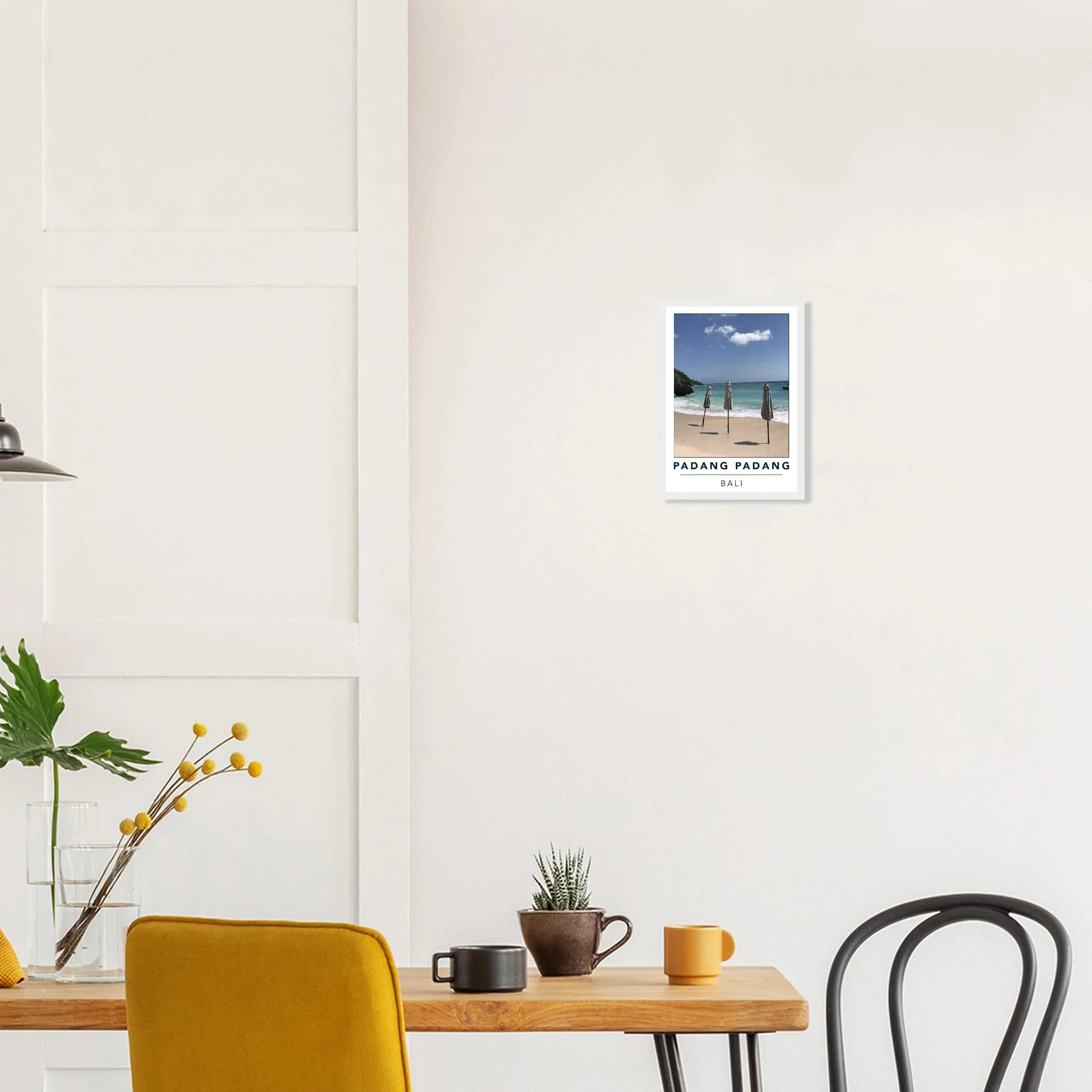 Padang Padang, Bali (Indonesien) – Linker Reefbreak auf der Bukit-Halbinsel, bekannt als balinesisches Pipeline-Pendant. Poster im Holzrahmen.