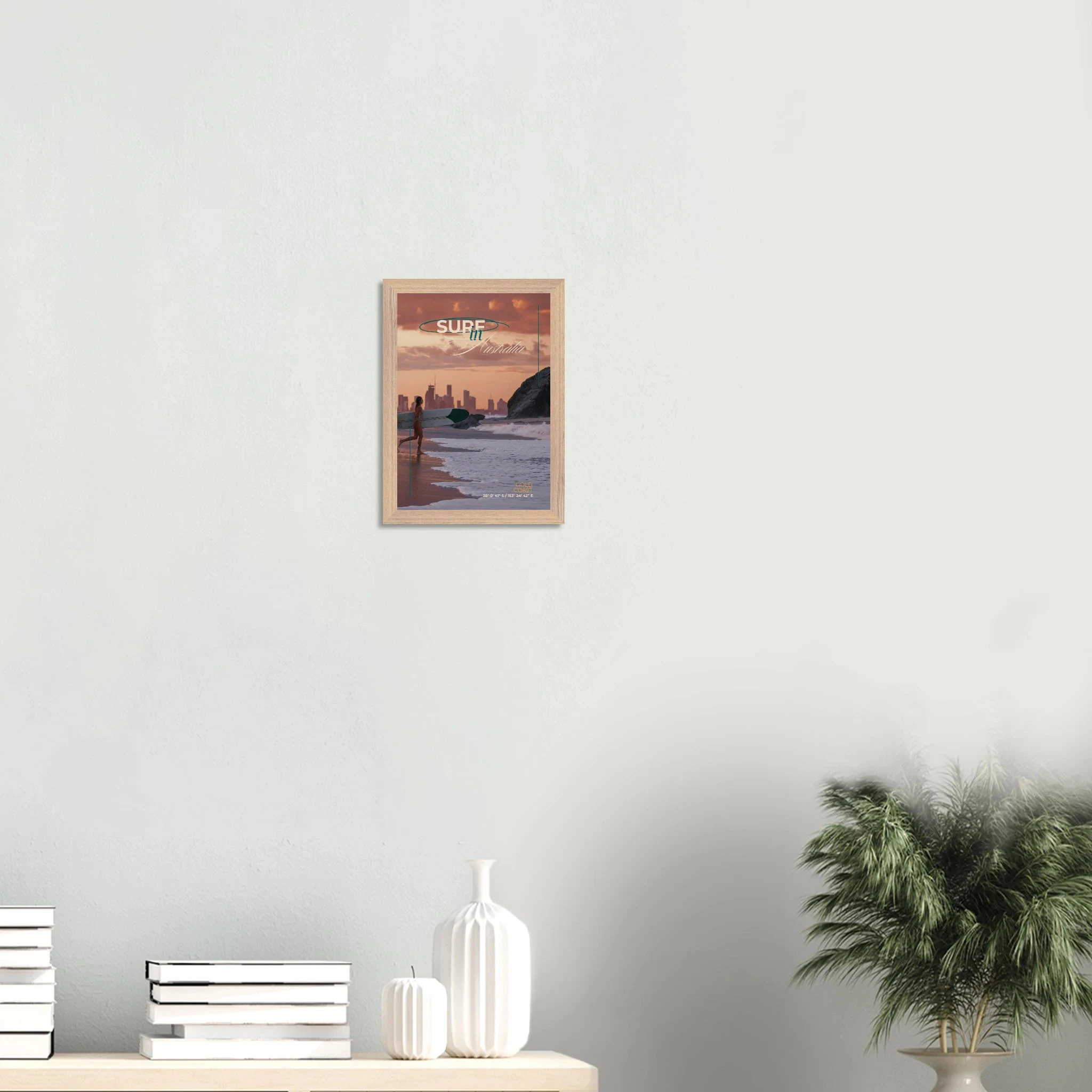 Gold Coast, Australien – Queensland-Küste mit Superbank Pointbreaks wie Snapper Rocks und Kirra. Poster im Galerie-Holzrahmen.