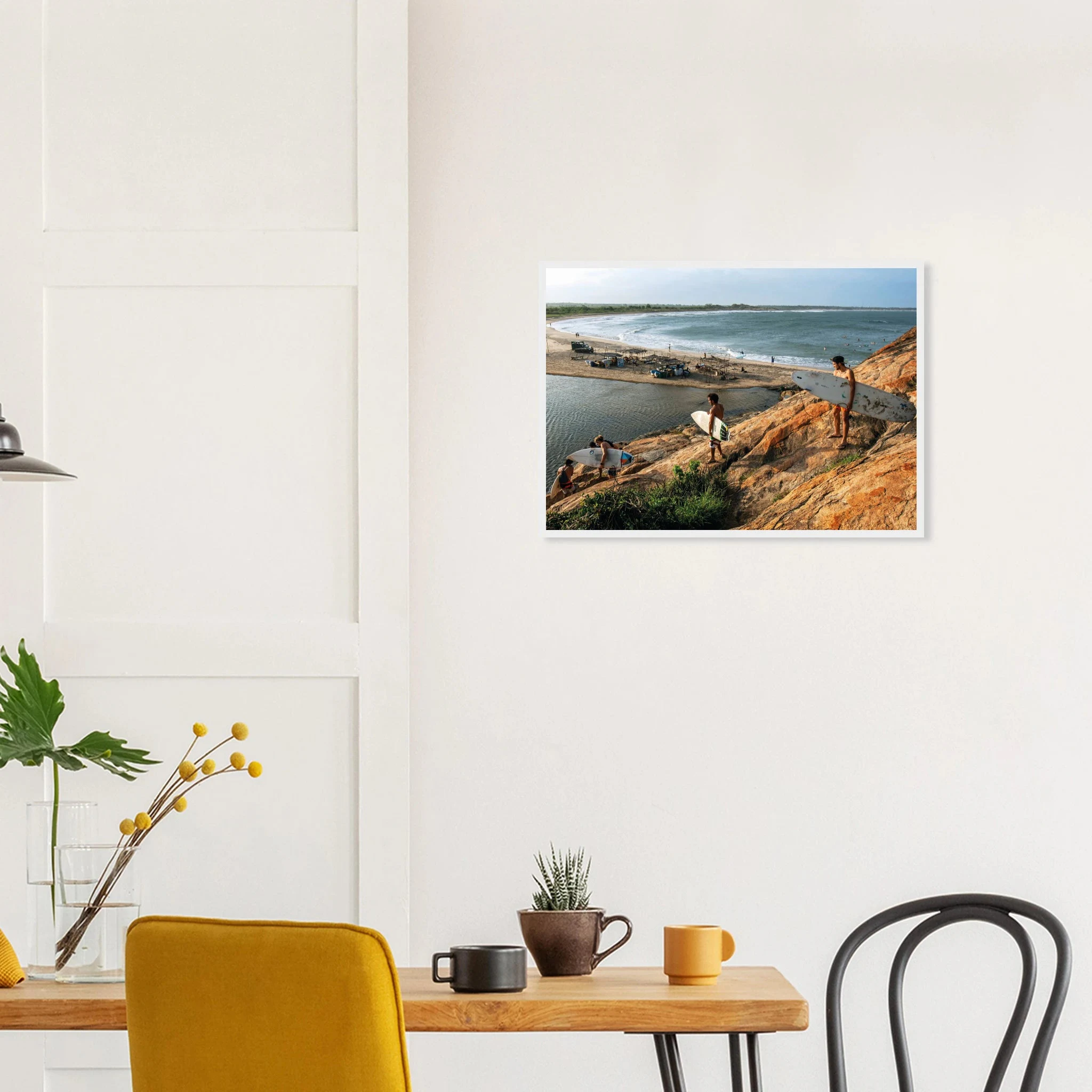 Arugam Bay, Sri Lanka – Rechter Pointbreak an der Ostküste Sri Lankas mit langer Saison von Mai bis September. Poster im Holzrahmenier.
