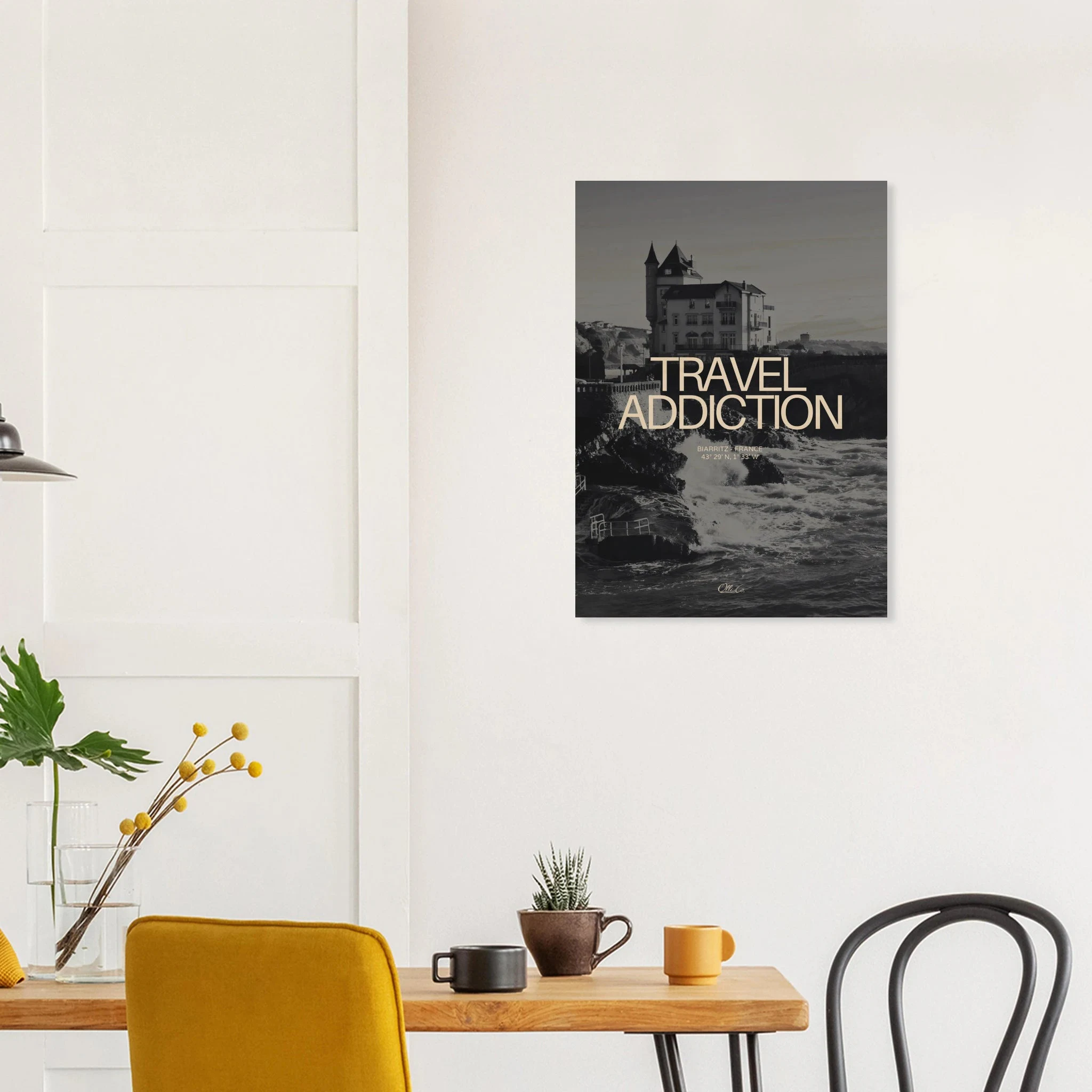 Biarritz, Frankreich – Mondäner Surfort am baskischen Atlantik, Wiege des europäischen Wellenreitens seit den 1950er-Jahren. Kunstdruck auf Holz.
