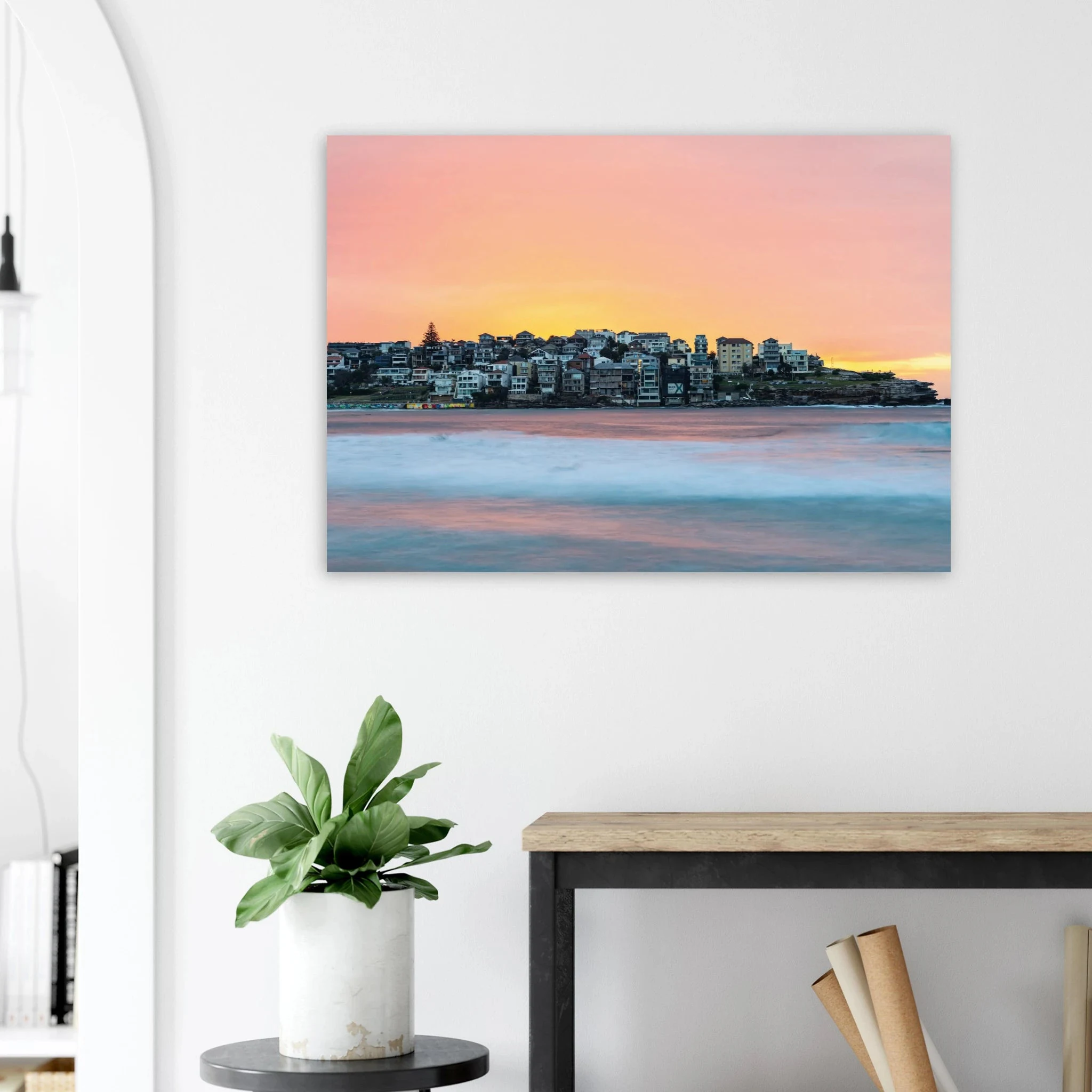 Bondi Beach, Australien – Ikonischer Stadtstrand im Osten Sydneys mit klassischem Beachbreak und Surfkultur-Geschichte. Kunstdruck auf Alu-Dibond.