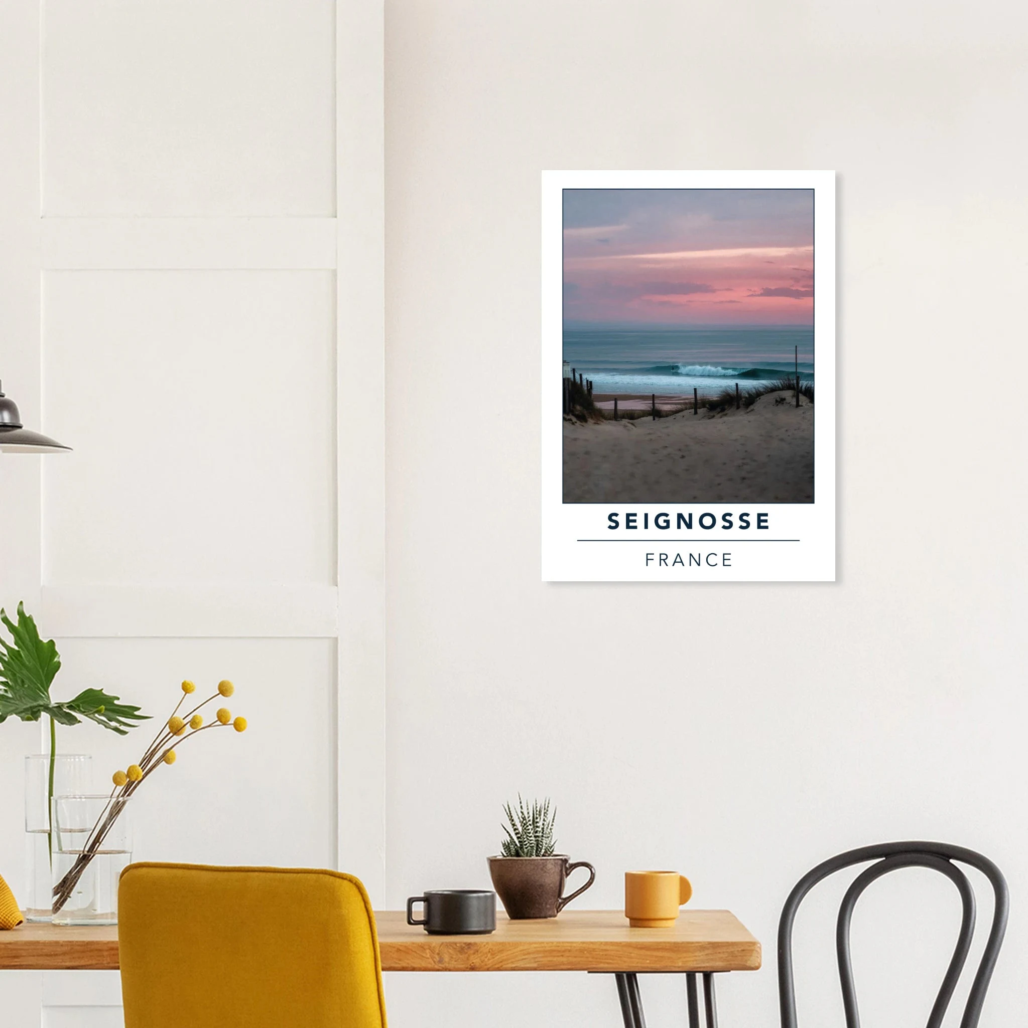 Seignosse, Frankreich – Dünenstrand in den Landes mit hohlen Beachbreaks und ausgeprägter Herbstsaison. Kunstdruck auf Alu-Dibond.