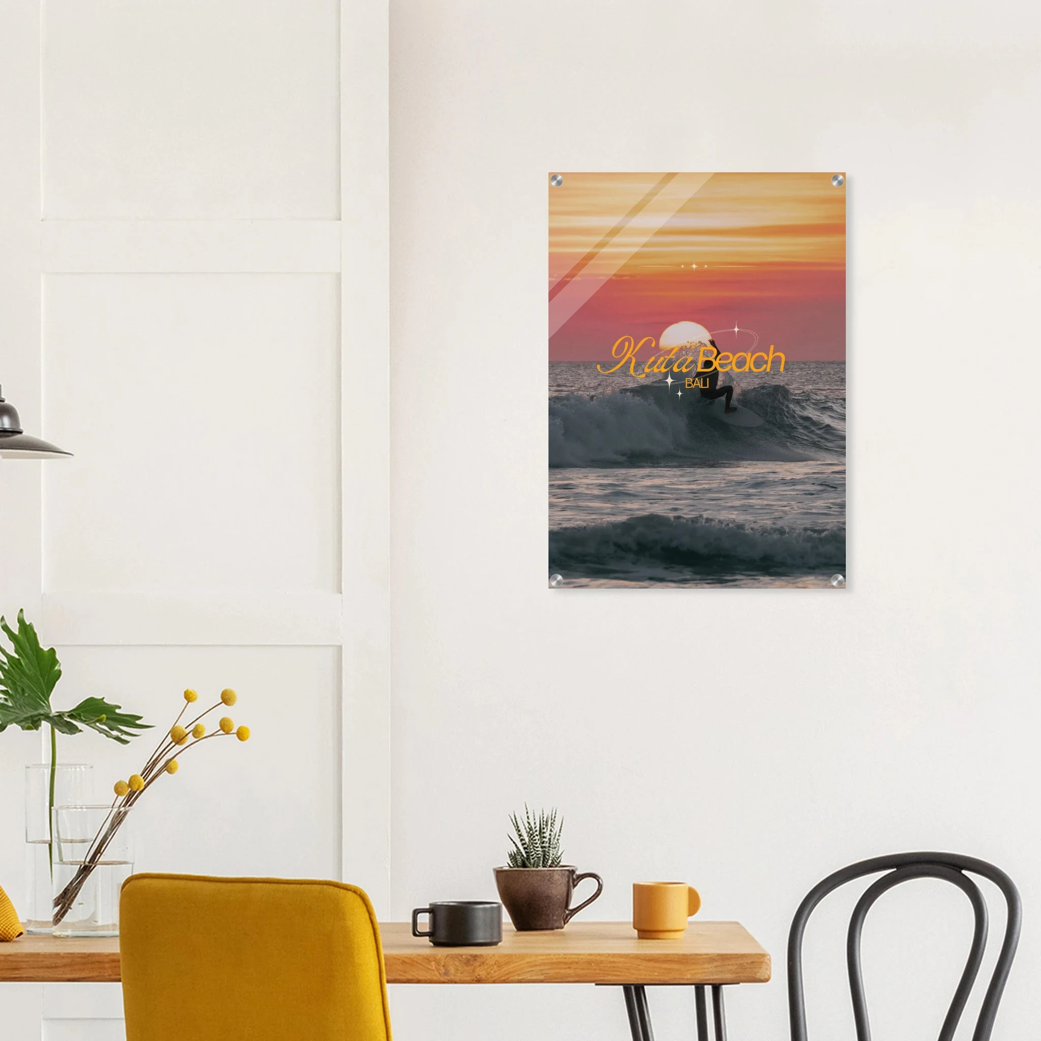 Kuta Beach, Bali (Indonesien) – Belebter Beachbreak im Süden Balis, klassischer Einsteiger-Spot mit weichen Wellen. Kunstdruck auf Acrylglas.