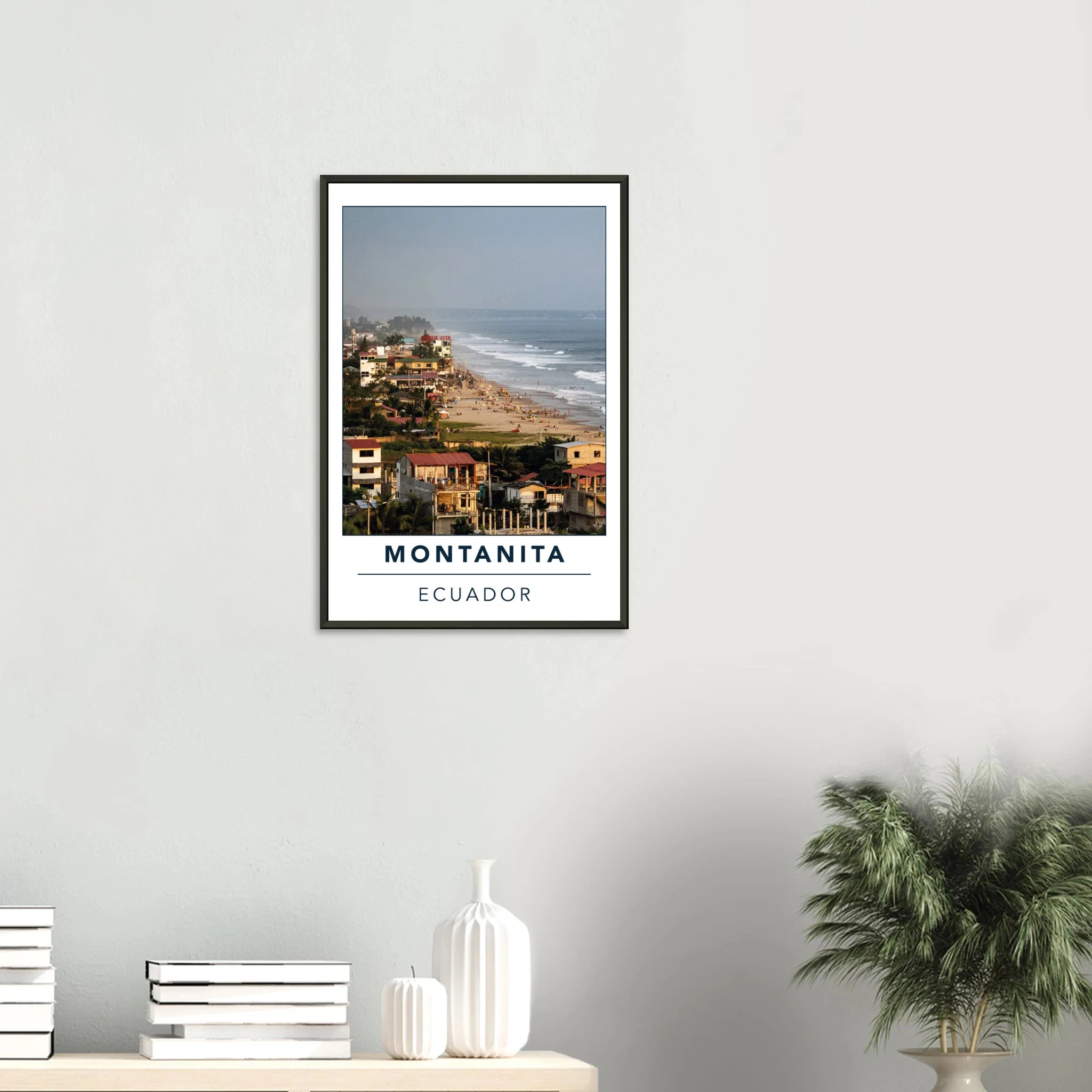 Montañita, Ecuador – Pazifik-Surferdorf an der Ruta del Sol mit rechtem Pointbreak und Backpacker-Szene. Poster im Metallrahmen.