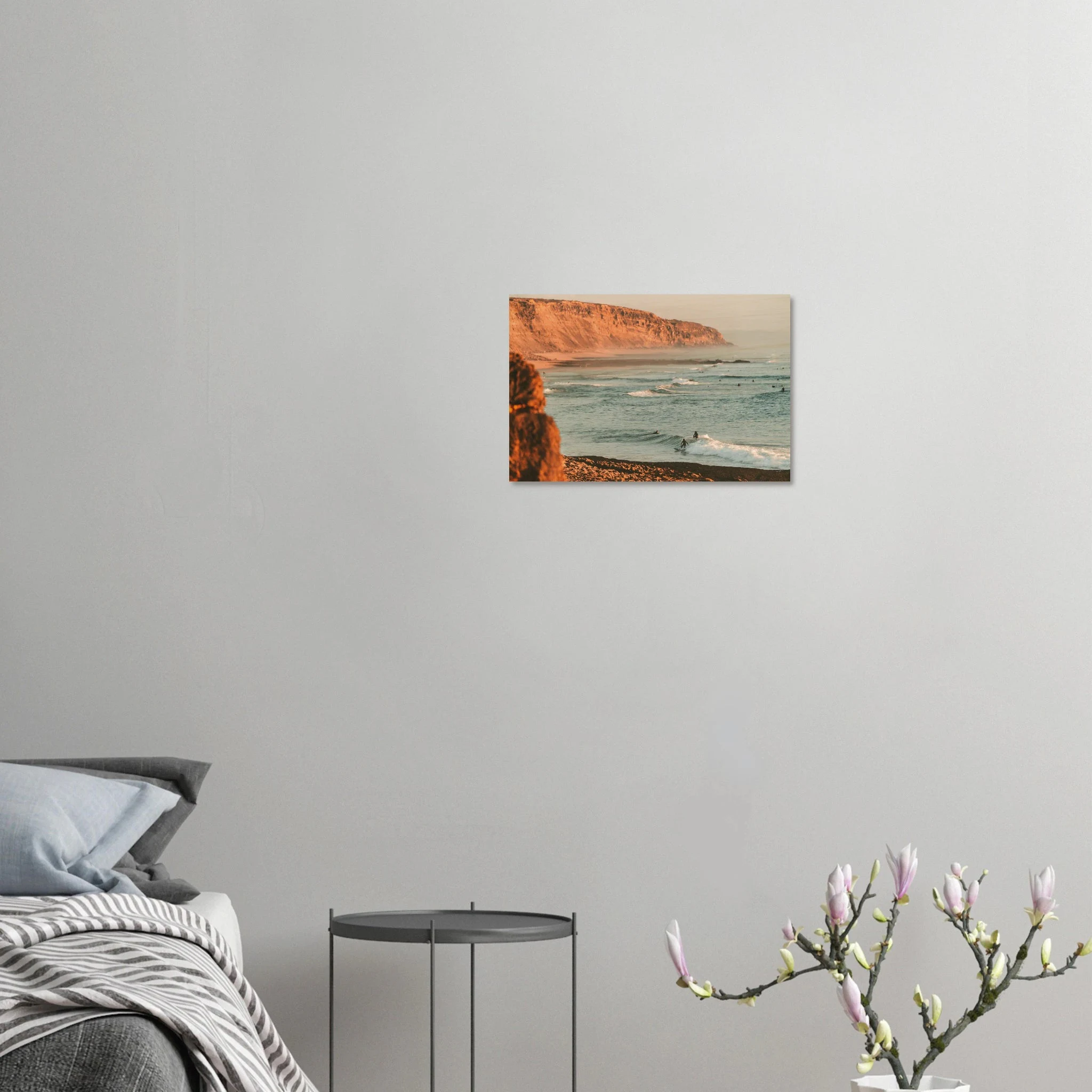 Ericeira, Portugal – World Surfing Reserve nördlich von Lissabon mit Reefbreaks wie Coxos und Ribeira d'Ilhas. Kunstdruck auf Holz.