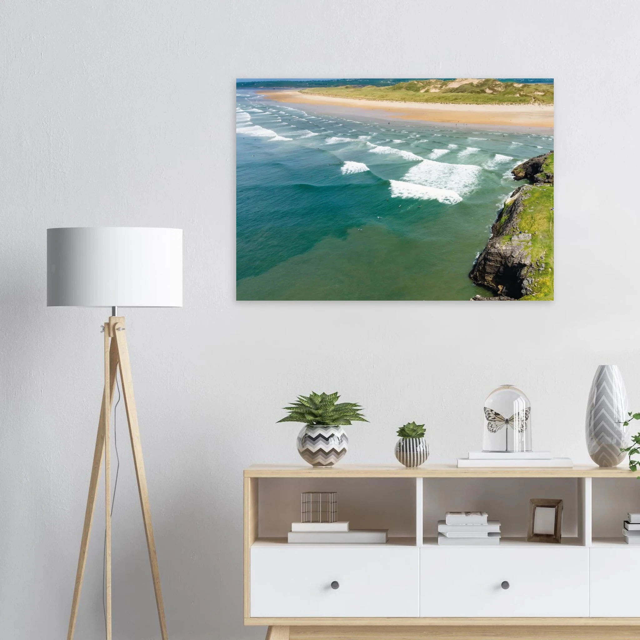 Bundoran, Irland – Atlantik-Surfspot in der Grafschaft Donegal mit Reefbreak The Peak und kaltem Wasser. Poster.